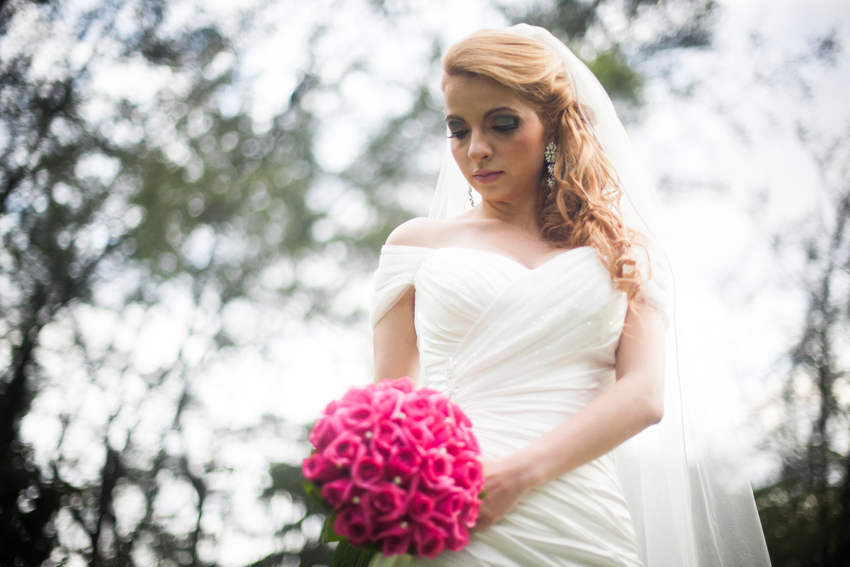Fotografia de casamento, fotos de casamento, noiva, Fotógrafo no Porto, em Portugal. Fotógrafo de casamentos no Porto, Portugal. Fotos espontaneas, fotos naturais, fotos românticas, fotografia criativa. Casal apaixonado. Melhor fotógrafo de Portugal