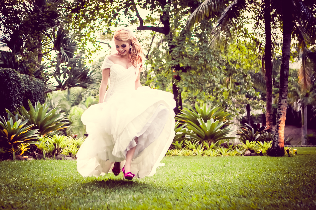 Fotografia de casamento, fotos de casamento, noiva, Fotógrafo no Porto, em Portugal. Fotógrafo de casamentos no Porto, Portugal. Fotos espontaneas, fotos naturais, fotos românticas, fotografia criativa. Casal apaixonado. Melhor fotógrafo de Portugal