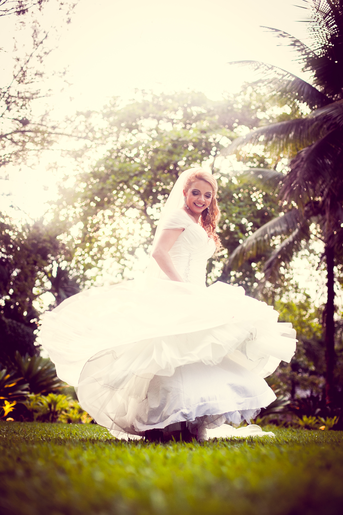 Fotografia de casamento, fotos de casamento, noiva, Fotógrafo no Porto, em Portugal. Fotógrafo de casamentos no Porto, Portugal. Fotos espontaneas, fotos naturais, fotos românticas, fotografia criativa. Casal apaixonado. Melhor fotógrafo de Portugal