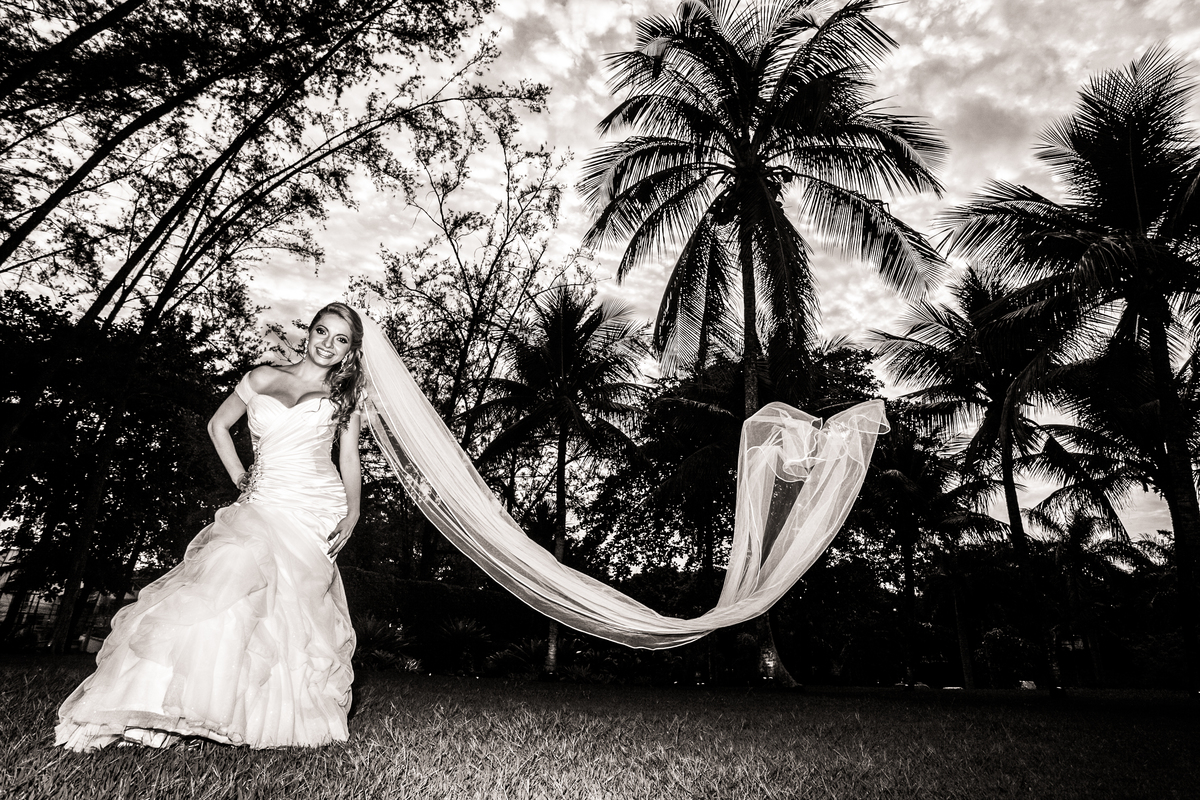 Fotografia de casamento, fotos de casamento, noiva, Fotógrafo no Porto, em Portugal. Fotógrafo de casamentos no Porto, Portugal. Fotos espontaneas, fotos naturais, fotos românticas, fotografia criativa. Casal apaixonado. Melhor fotógrafo de Portugal