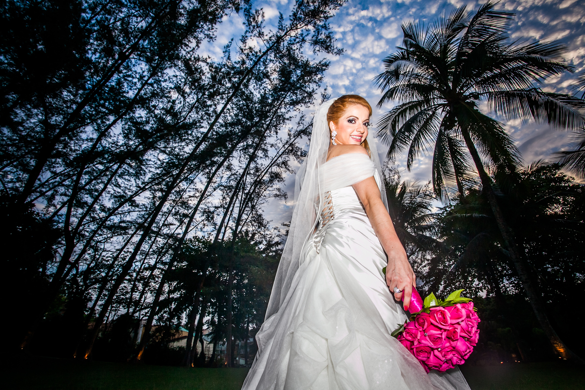 Fotografia de casamento, fotos de casamento, noiva, Fotógrafo no Porto, em Portugal. Fotógrafo de casamentos no Porto, Portugal. Fotos espontaneas, fotos naturais, fotos românticas, fotografia criativa. Casal apaixonado. Melhor fotógrafo de Portugal