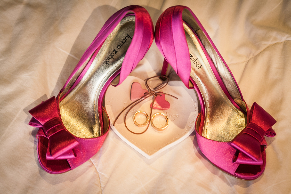 Fotografia de casamento, fotos de casamento, noiva, Fotógrafo no Porto, em Portugal. Fotógrafo de casamentos no Porto, Portugal. Fotos espontaneas, fotos naturais, fotos românticas, fotografia criativa. Casal apaixonado. Melhor fotógrafo de Portugal