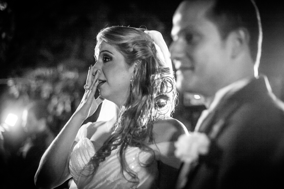 Fotografia de casamento, fotos de casamento, noiva, Fotógrafo no Porto, em Portugal. Fotógrafo de casamentos no Porto, Portugal. Fotos espontaneas, fotos naturais, fotos românticas, fotografia criativa. Casal apaixonado. Melhor fotógrafo de Portugal