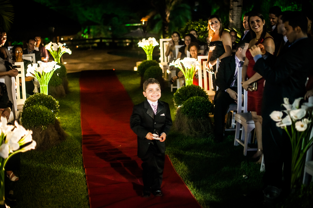 Fotografia de casamento, fotos de casamento, noiva, Fotógrafo no Porto, em Portugal. Fotógrafo de casamentos no Porto, Portugal. Fotos espontaneas, fotos naturais, fotos românticas, fotografia criativa. Casal apaixonado. Melhor fotógrafo de Portugal