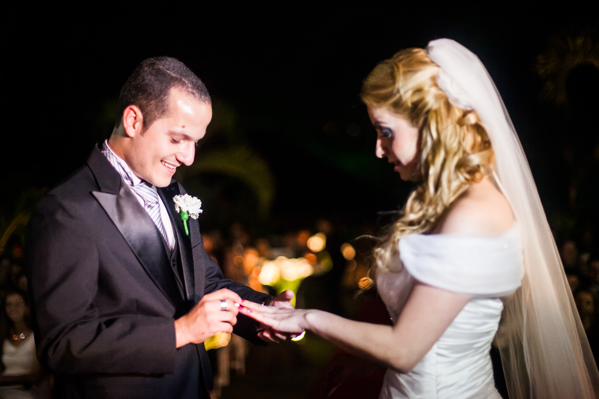Fotografia de casamento, fotos de casamento, noiva, Fotógrafo no Porto, em Portugal. Fotógrafo de casamentos no Porto, Portugal. Fotos espontaneas, fotos naturais, fotos românticas, fotografia criativa. Casal apaixonado. Melhor fotógrafo de Portugal