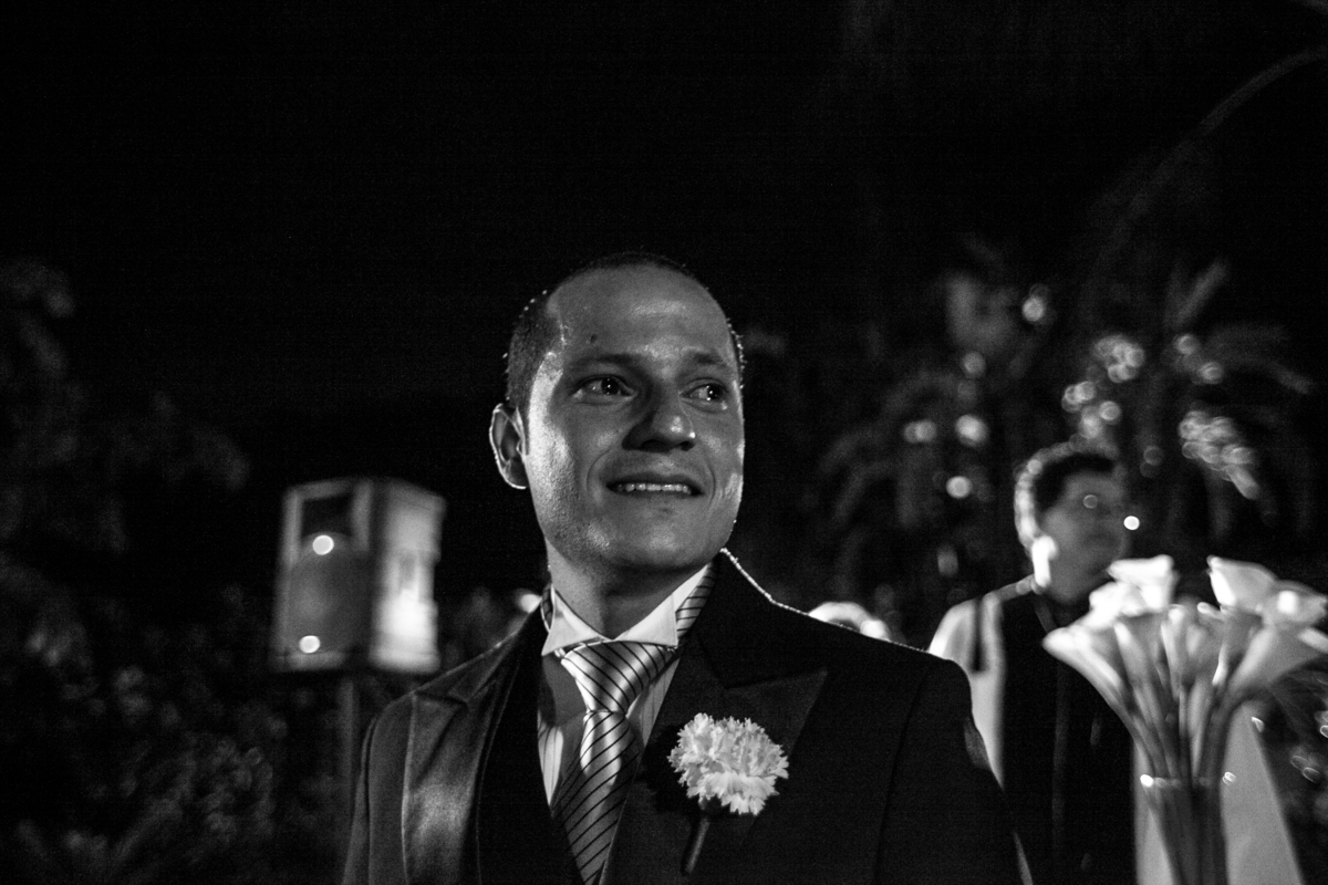 Fotografia de casamento, fotos de casamento, noiva, Fotógrafo no Porto, em Portugal. Fotógrafo de casamentos no Porto, Portugal. Fotos espontaneas, fotos naturais, fotos românticas, fotografia criativa. Casal apaixonado. Melhor fotógrafo de Portugal