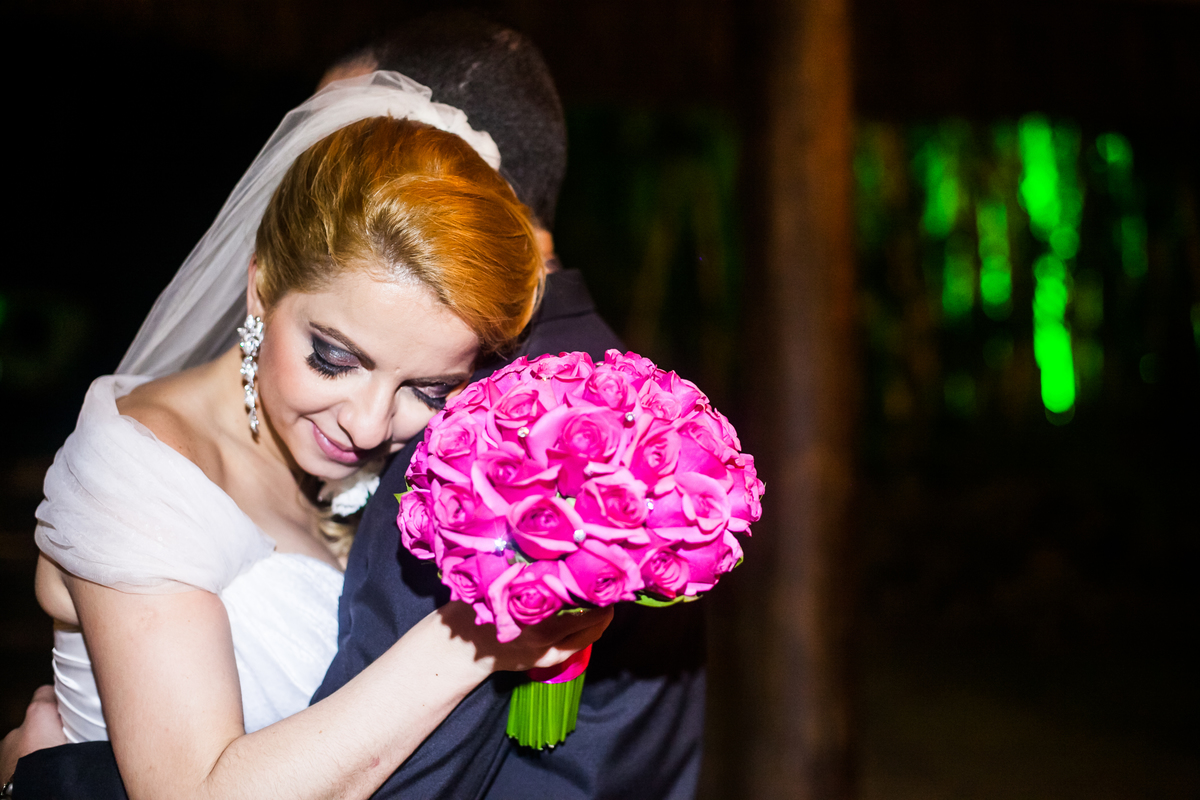 Fotografia de casamento, fotos de casamento, noiva, Fotógrafo no Porto, em Portugal. Fotógrafo de casamentos no Porto, Portugal. Fotos espontaneas, fotos naturais, fotos românticas, fotografia criativa. Casal apaixonado. Melhor fotógrafo de Portugal