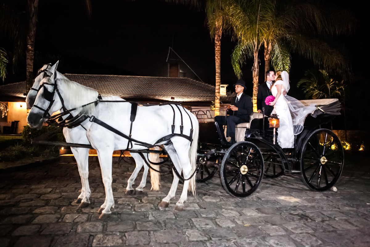 Fotografia de casamento, fotos de casamento, noiva, Fotógrafo no Porto, em Portugal. Fotógrafo de casamentos no Porto, Portugal. Fotos espontaneas, fotos naturais, fotos românticas, fotografia criativa. Casal apaixonado. Melhor fotógrafo de Portugal