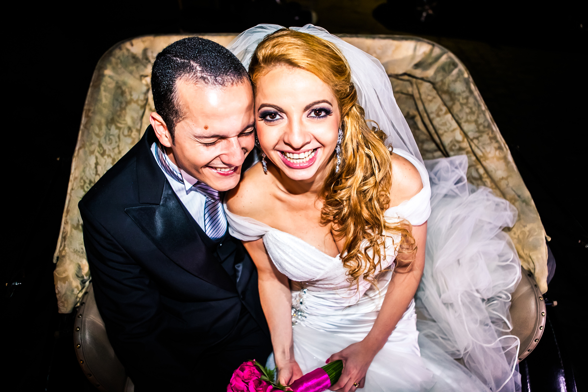 Fotografia de casamento, fotos de casamento, noiva, Fotógrafo no Porto, em Portugal. Fotógrafo de casamentos no Porto, Portugal. Fotos espontaneas, fotos naturais, fotos românticas, fotografia criativa. Casal apaixonado. Melhor fotógrafo de Portugal