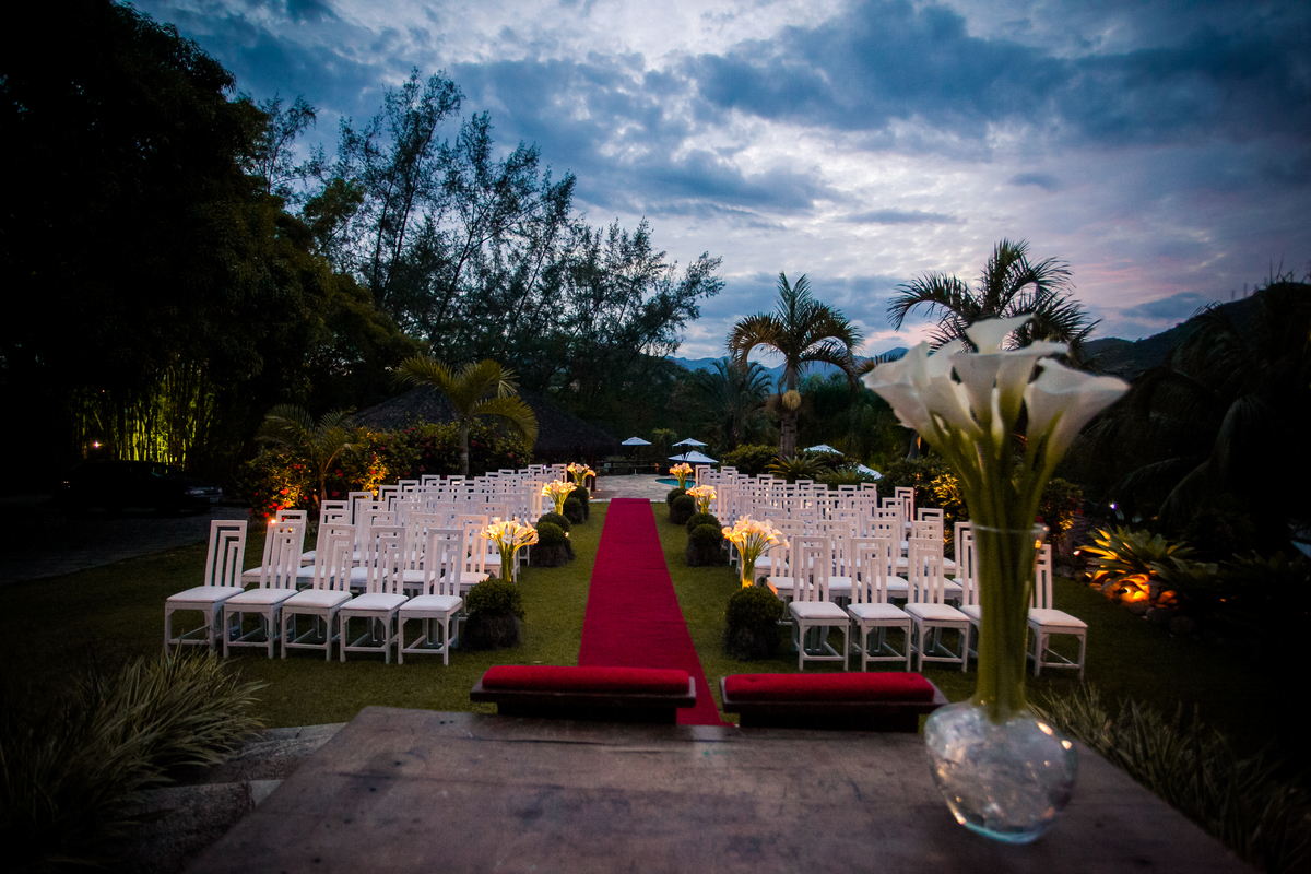 Fotografia de casamento, fotos de casamento, noiva, Fotógrafo no Porto, em Portugal. Fotógrafo de casamentos no Porto, Portugal. Fotos espontaneas, fotos naturais, fotos românticas, fotografia criativa. Casal apaixonado. Melhor fotógrafo de Portugal