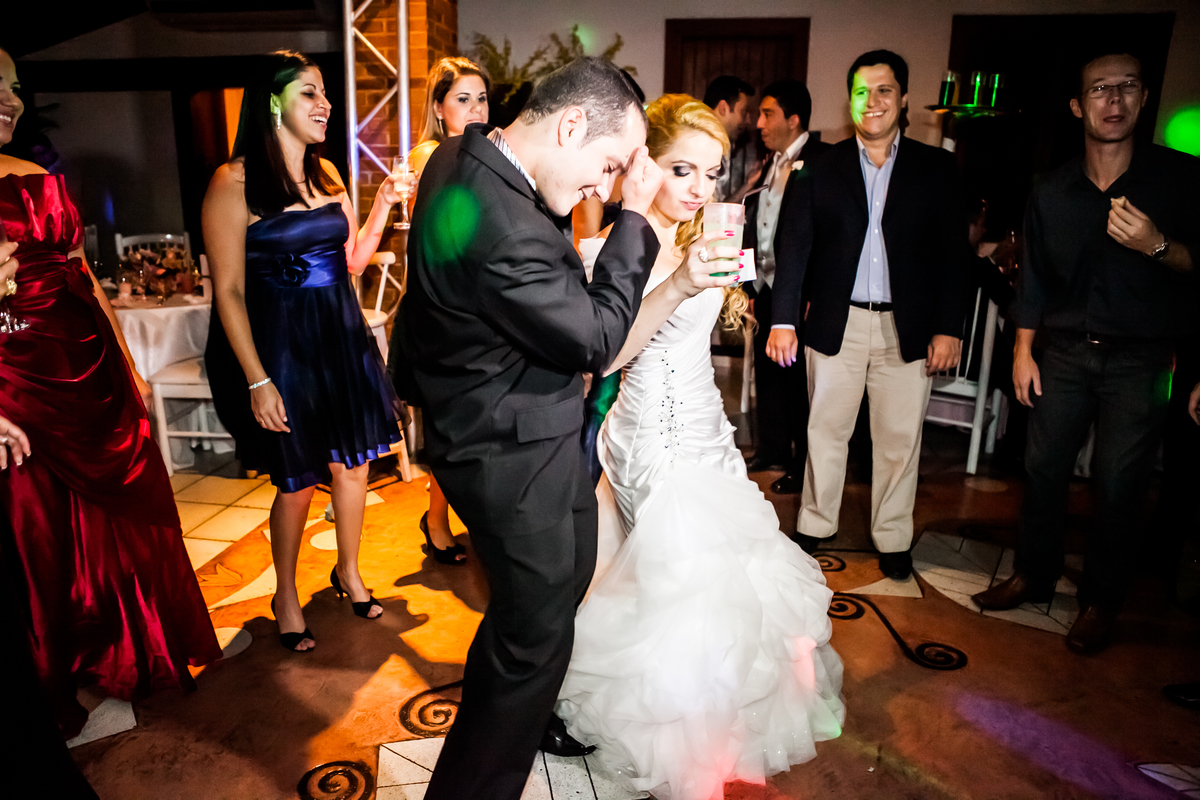 Fotografia de casamento, fotos de casamento, noiva, Fotógrafo no Porto, em Portugal. Fotógrafo de casamentos no Porto, Portugal. Fotos espontaneas, fotos naturais, fotos românticas, fotografia criativa. Casal apaixonado. Melhor fotógrafo de Portugal