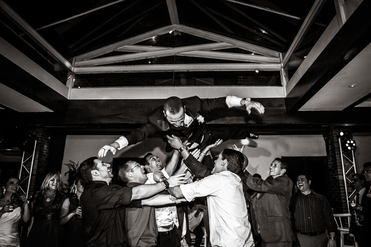 Fotografia de casamento, fotos de casamento, noiva, Fotógrafo no Porto, em Portugal. Fotógrafo de casamentos no Porto, Portugal. Fotos espontaneas, fotos naturais, fotos românticas, fotografia criativa. Casal apaixonado. Melhor fotógrafo de Portugal