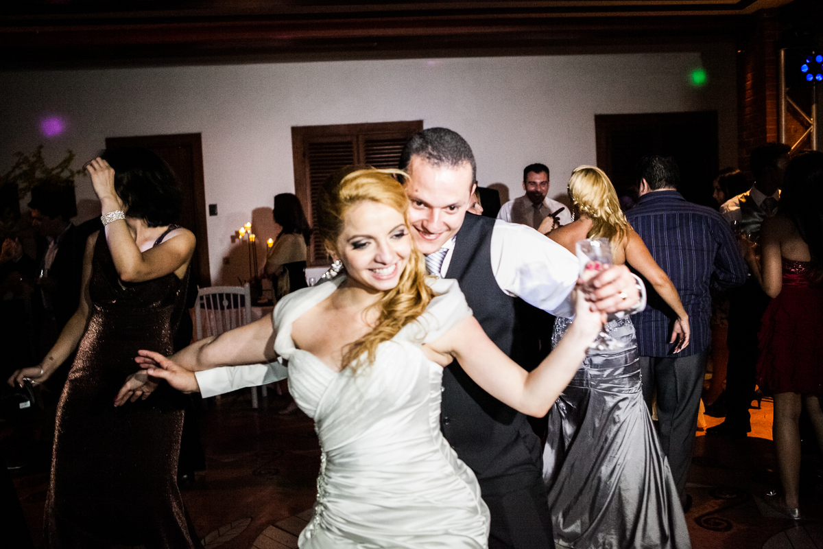 Fotografia de casamento, fotos de casamento, noiva, Fotógrafo no Porto, em Portugal. Fotógrafo de casamentos no Porto, Portugal. Fotos espontaneas, fotos naturais, fotos românticas, fotografia criativa. Casal apaixonado. Melhor fotógrafo de Portugal