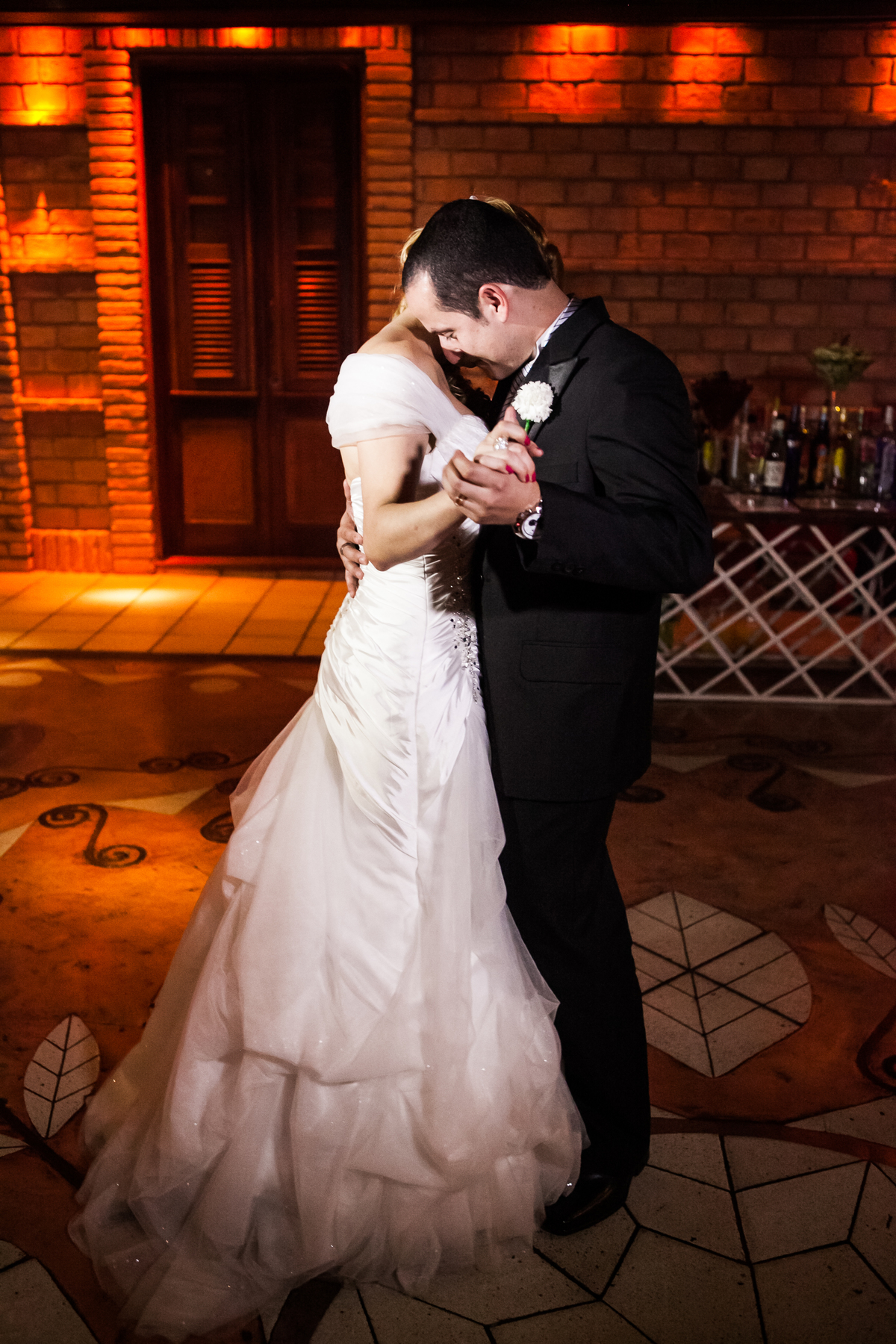 Fotografia de casamento, fotos de casamento, noiva, Fotógrafo no Porto, em Portugal. Fotógrafo de casamentos no Porto, Portugal. Fotos espontaneas, fotos naturais, fotos românticas, fotografia criativa. Casal apaixonado. Melhor fotógrafo de Portugal