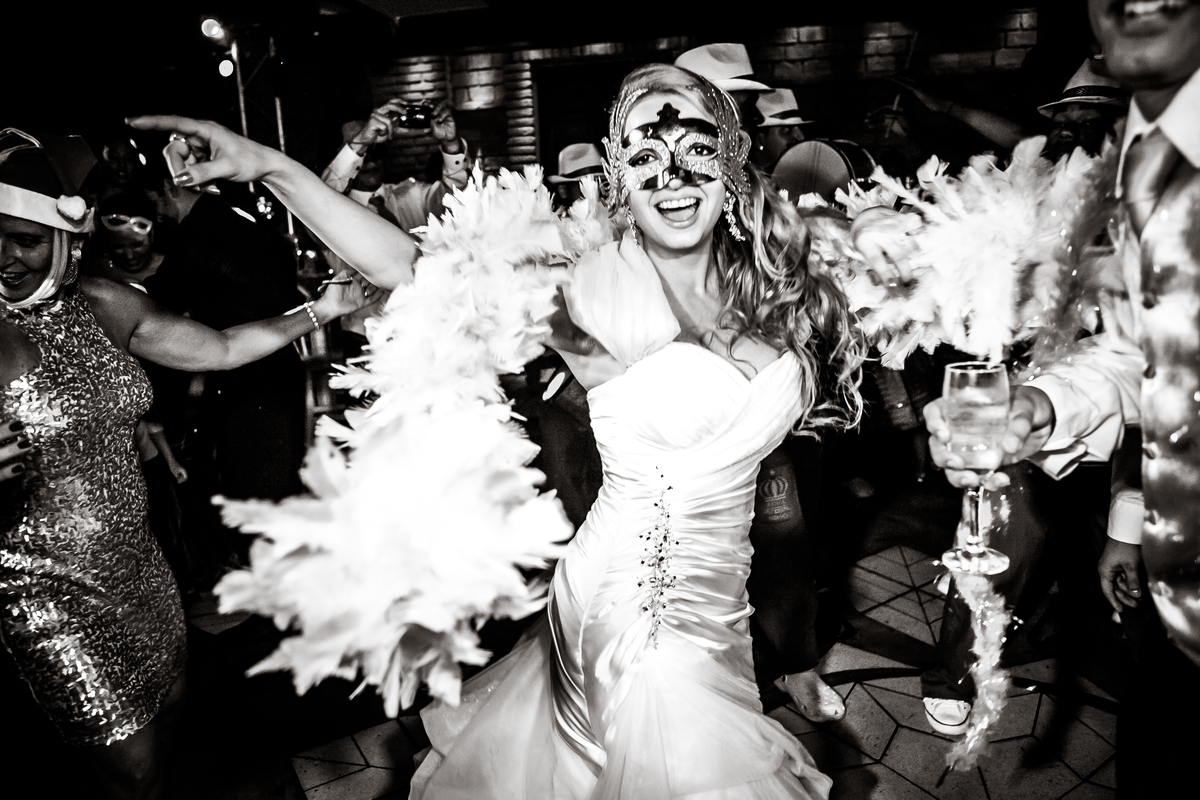 Fotografia de casamento, fotos de casamento, noiva, Fotógrafo no Porto, em Portugal. Fotógrafo de casamentos no Porto, Portugal. Fotos espontaneas, fotos naturais, fotos românticas, fotografia criativa. Casal apaixonado. Melhor fotógrafo de Portugal