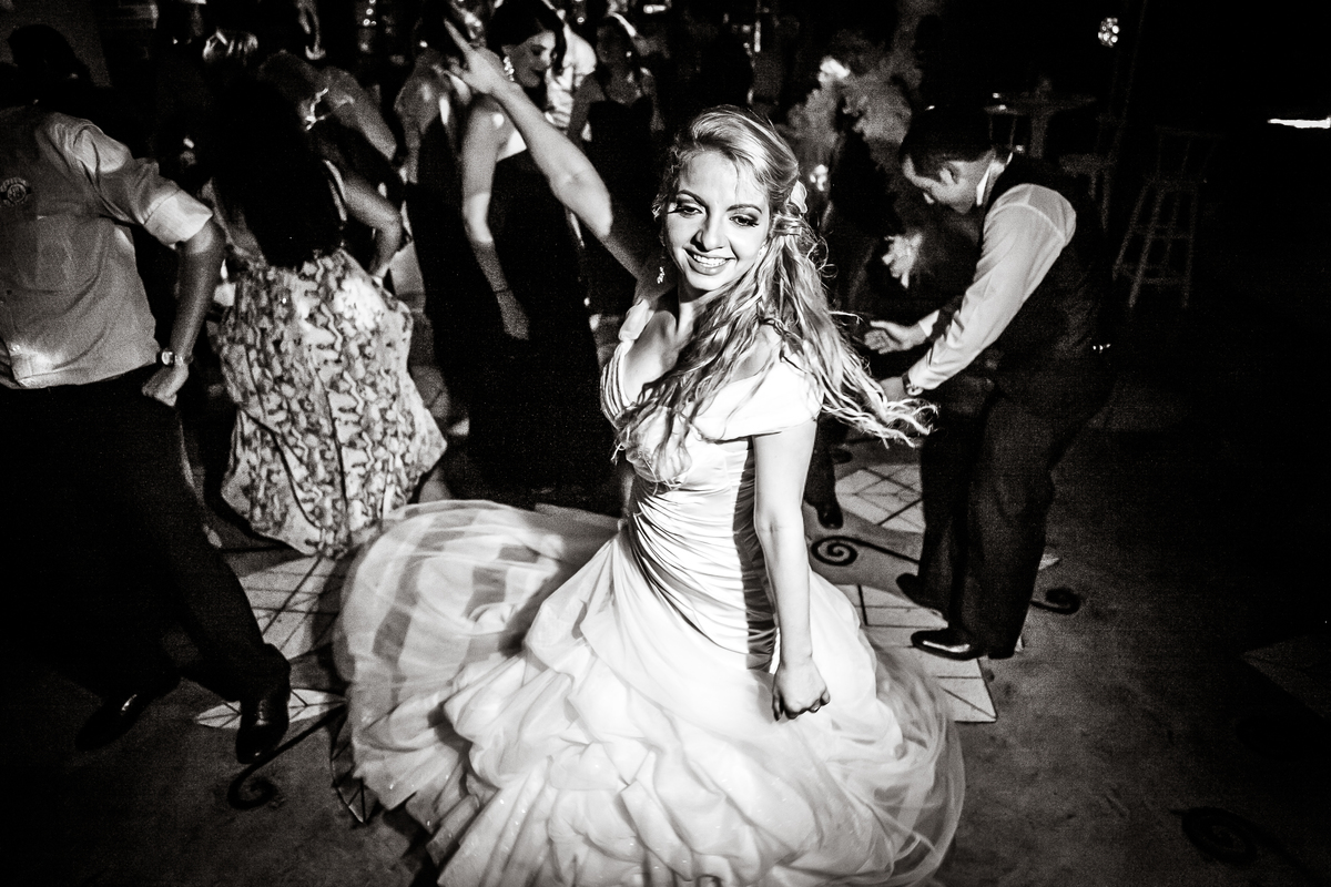 Fotografia de casamento, fotos de casamento, noiva, Fotógrafo no Porto, em Portugal. Fotógrafo de casamentos no Porto, Portugal. Fotos espontaneas, fotos naturais, fotos românticas, fotografia criativa. Casal apaixonado. Melhor fotógrafo de Portugal