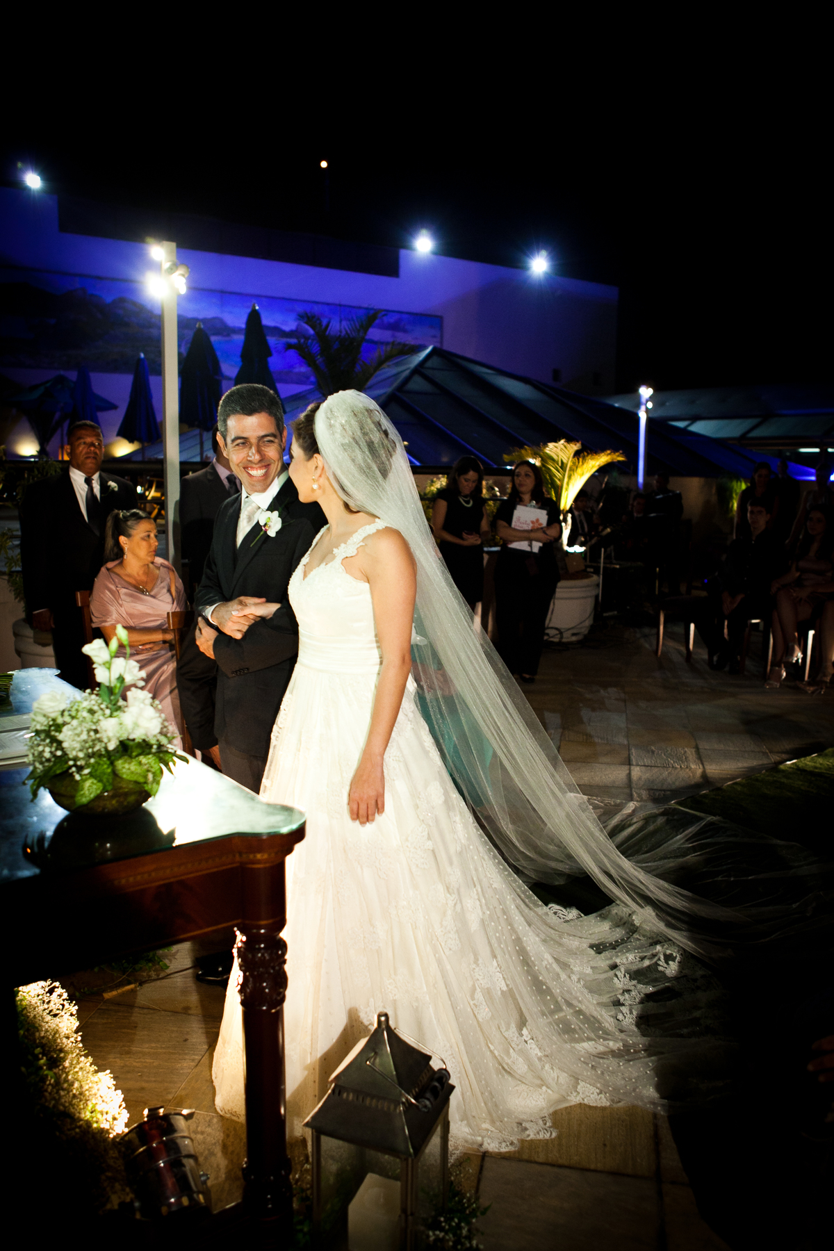 Fotografia de casamento, fotos de casamento, noiva, Fotógrafo no Porto, em Portugal. Fotógrafo de casamentos no Porto, Portugal. Fotos espontaneas, fotos naturais, fotos românticas, fotografia criativa. Casal apaixonado. Melhor fotógrafo de Portugal