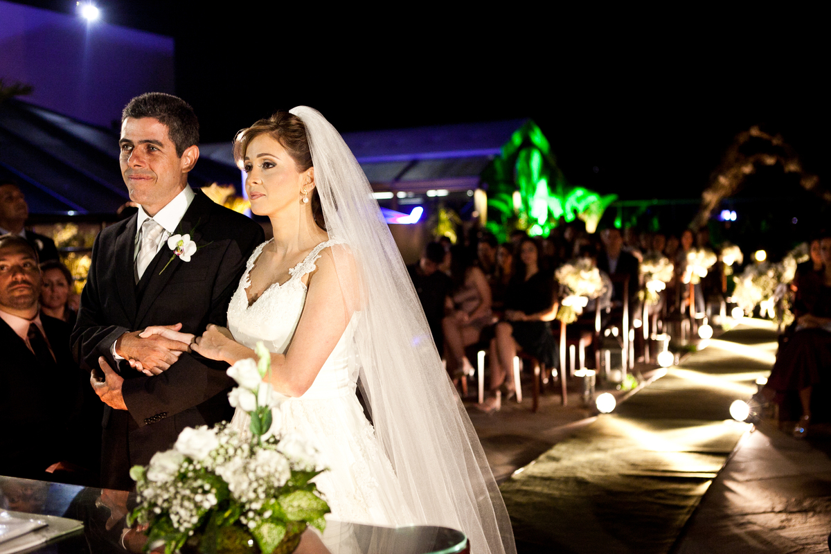 Fotografia de casamento, fotos de casamento, noiva, Fotógrafo no Porto, em Portugal. Fotógrafo de casamentos no Porto, Portugal. Fotos espontaneas, fotos naturais, fotos românticas, fotografia criativa. Casal apaixonado. Melhor fotógrafo de Portugal