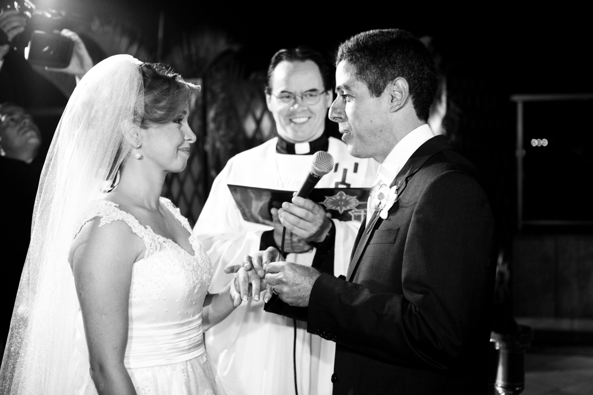 Fotografia de casamento, fotos de casamento, noiva, Fotógrafo no Porto, em Portugal. Fotógrafo de casamentos no Porto, Portugal. Fotos espontaneas, fotos naturais, fotos românticas, fotografia criativa. Casal apaixonado. Melhor fotógrafo de Portugal