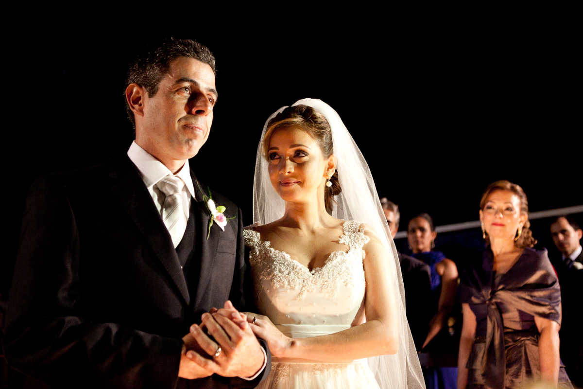 Fotografia de casamento, fotos de casamento, noiva, Fotógrafo no Porto, em Portugal. Fotógrafo de casamentos no Porto, Portugal. Fotos espontaneas, fotos naturais, fotos românticas, fotografia criativa. Casal apaixonado. Melhor fotógrafo de Portugal