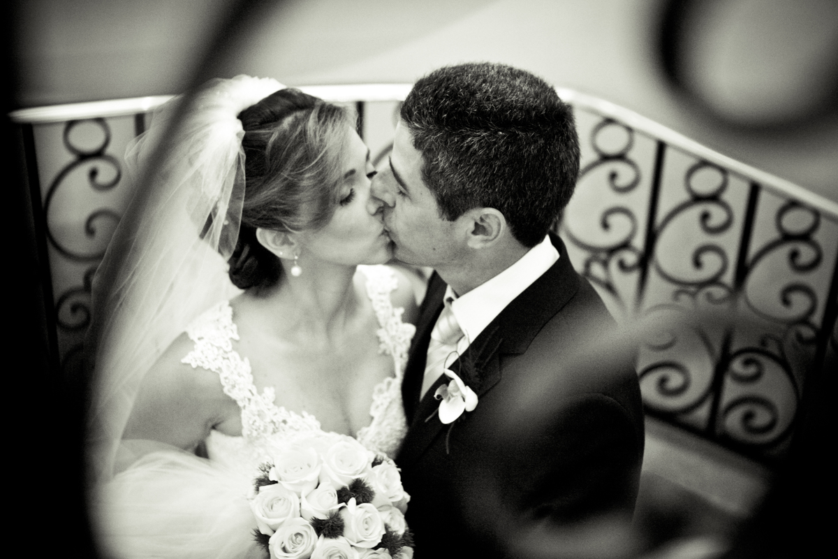 Fotografia de casamento, fotos de casamento, noiva, Fotógrafo no Porto, em Portugal. Fotógrafo de casamentos no Porto, Portugal. Fotos espontaneas, fotos naturais, fotos românticas, fotografia criativa. Casal apaixonado. Melhor fotógrafo de Portugal