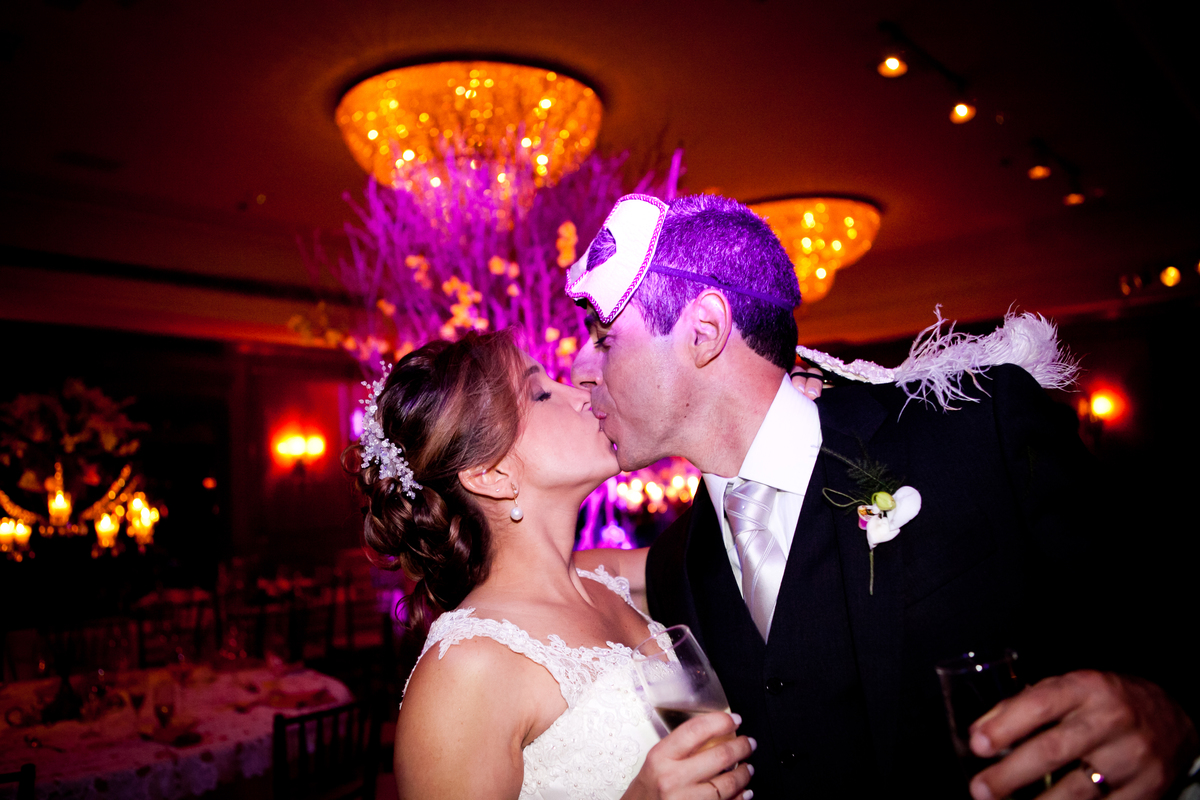 Fotografia de casamento, fotos de casamento, noiva, Fotógrafo no Porto, em Portugal. Fotógrafo de casamentos no Porto, Portugal. Fotos espontaneas, fotos naturais, fotos românticas, fotografia criativa. Casal apaixonado. Melhor fotógrafo de Portugal