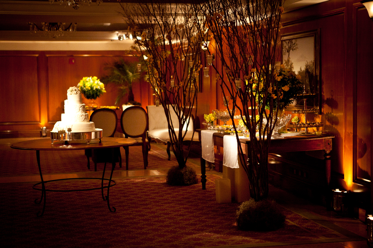 Fotografia de casamento, fotos de casamento, noiva, Fotógrafo no Porto, em Portugal. Fotógrafo de casamentos no Porto, Portugal. Fotos espontaneas, fotos naturais, fotos românticas, fotografia criativa. Casal apaixonado. Melhor fotógrafo de Portugal