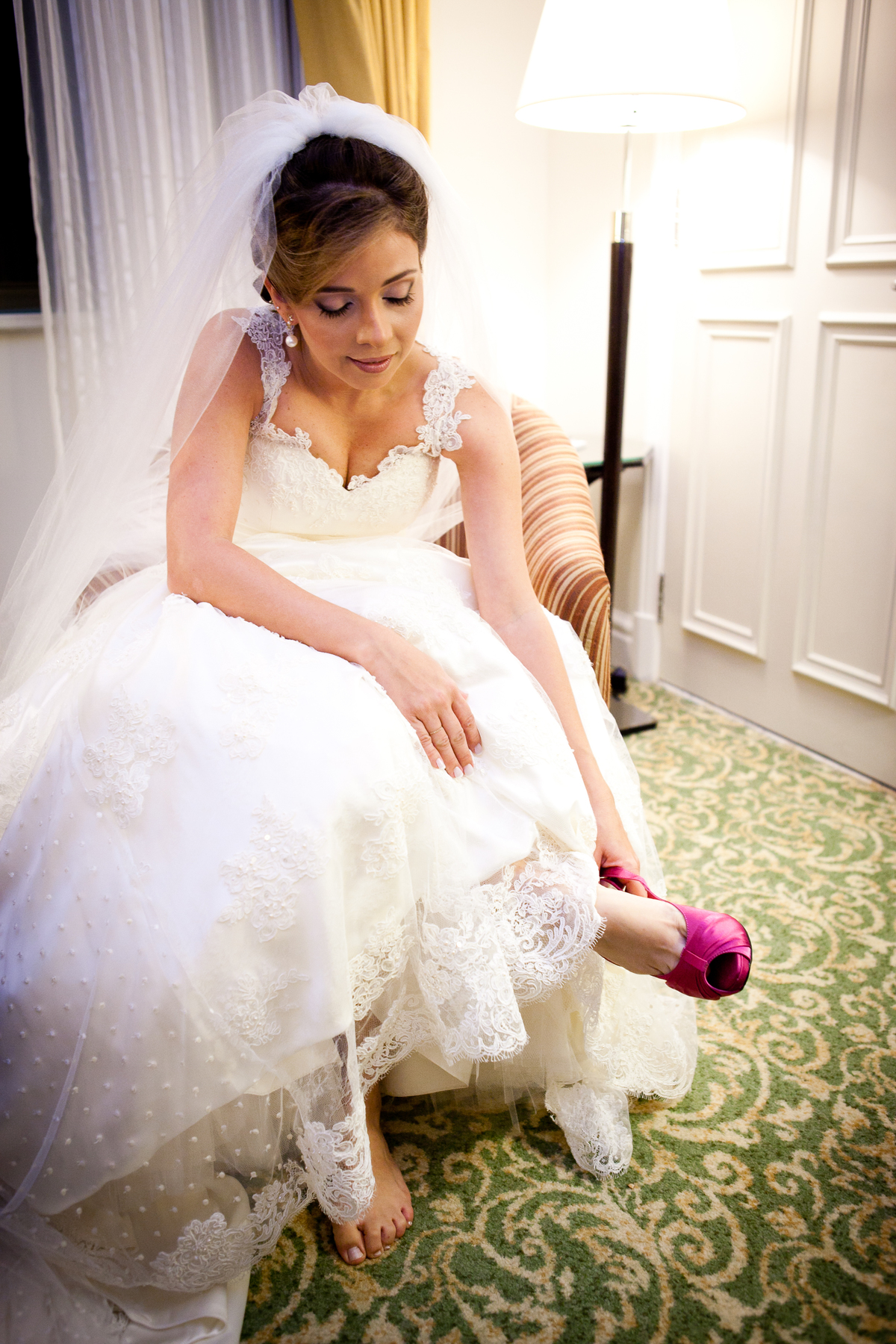 Fotografia de casamento, fotos de casamento, noiva, Fotógrafo no Porto, em Portugal. Fotógrafo de casamentos no Porto, Portugal. Fotos espontaneas, fotos naturais, fotos românticas, fotografia criativa. Casal apaixonado. Melhor fotógrafo de Portugal