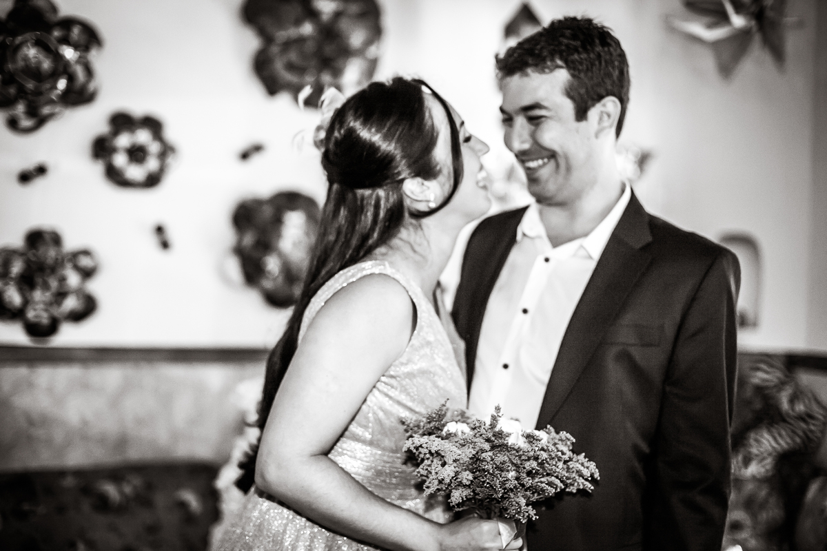 Fotografia de casamento, fotos de casamento, noiva, Fotógrafo no Porto, em Portugal. Fotógrafo de casamentos no Porto, Portugal. Fotos espontaneas, fotos naturais, fotos românticas, fotografia criativa. Casal apaixonado. Melhor fotógrafo de Portugal