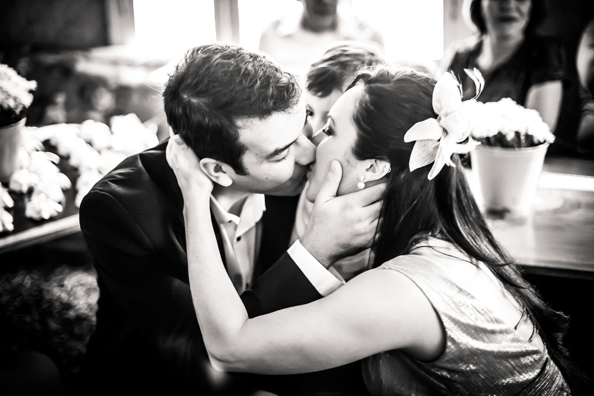 Fotografia de casamento, fotos de casamento, noiva, Fotógrafo no Porto, em Portugal. Fotógrafo de casamentos no Porto, Portugal. Fotos espontaneas, fotos naturais, fotos românticas, fotografia criativa. Casal apaixonado. Melhor fotógrafo de Portugal