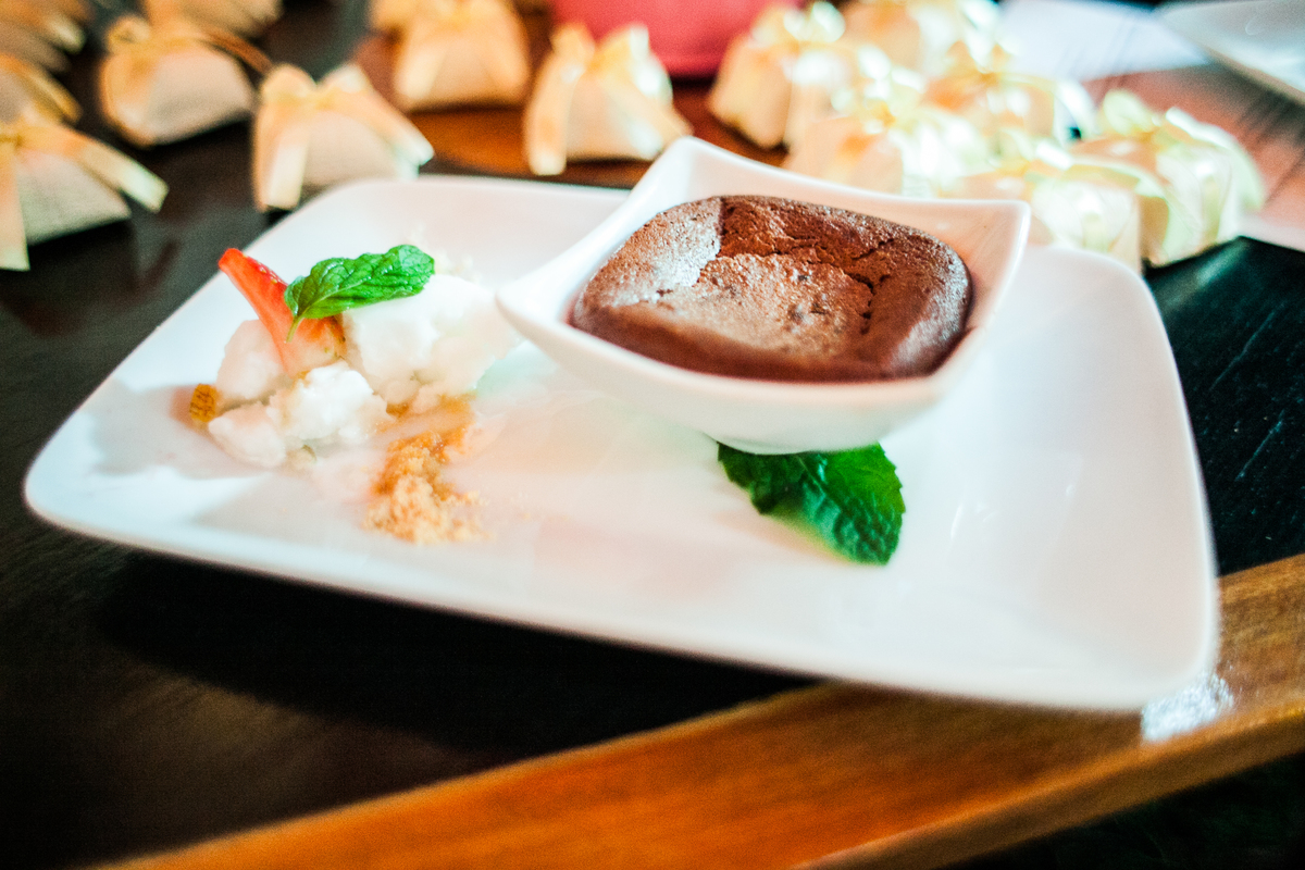 Fotografia de casamento, fotos de casamento, noiva, Fotógrafo no Porto, em Portugal. Fotógrafo de casamentos no Porto, Portugal. Fotos espontaneas, fotos naturais, fotos românticas, fotografia criativa. Casal apaixonado. Melhor fotógrafo de Portugal