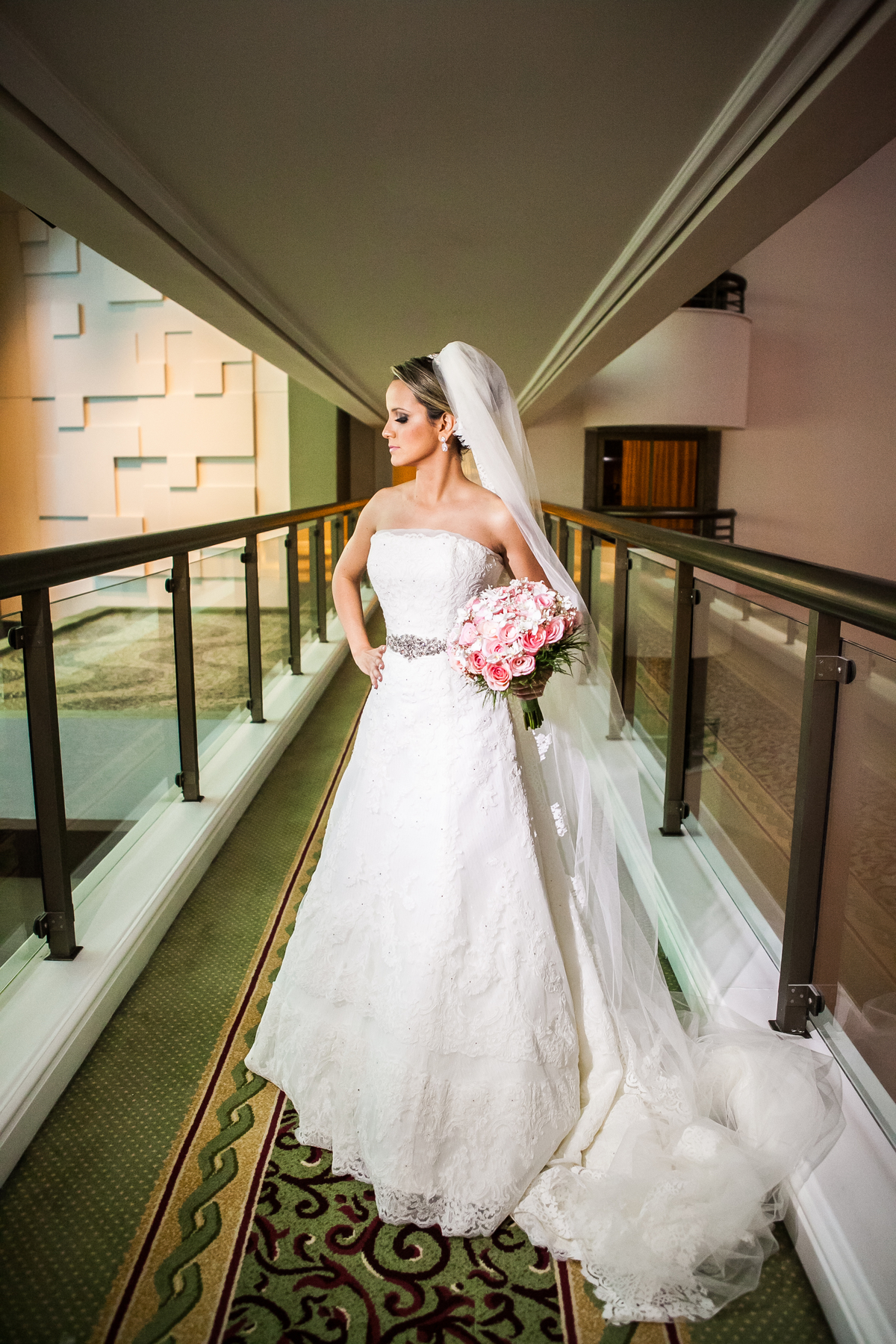 Fotografia de casamento, fotos de casamento, noiva, Fotógrafo no Porto, em Portugal. Fotógrafo de casamentos no Porto, Portugal. Fotos espontaneas, fotos naturais, fotos românticas, fotografia criativa. Casal apaixonado. Melhor fotógrafo de Portugal