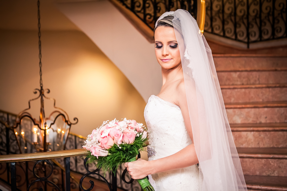 Fotografia de casamento, fotos de casamento, noiva, Fotógrafo no Porto, em Portugal. Fotógrafo de casamentos no Porto, Portugal. Fotos espontaneas, fotos naturais, fotos românticas, fotografia criativa. Casal apaixonado. Melhor fotógrafo de Portugal