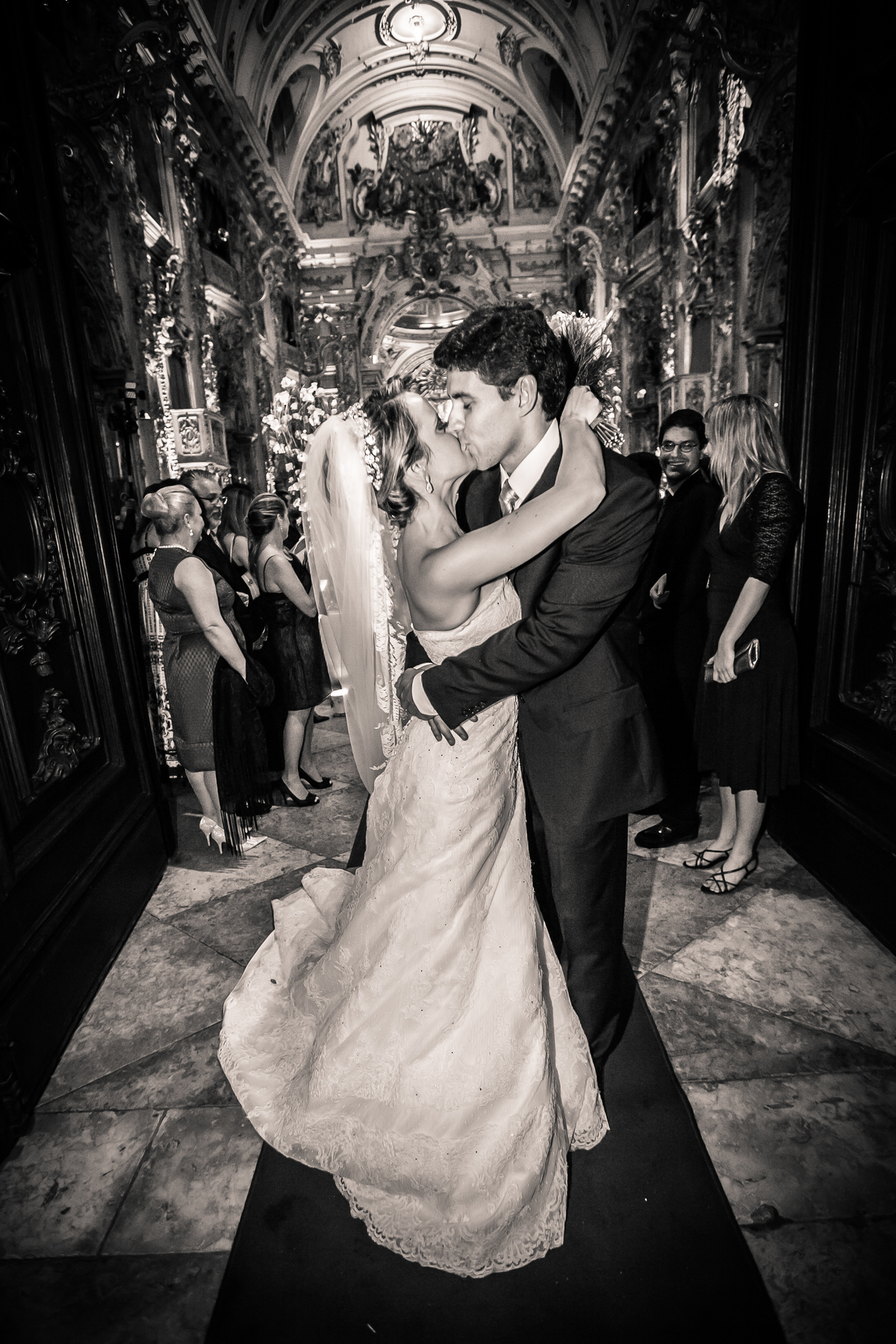 Fotografia de casamento, fotos de casamento, noiva, Fotógrafo no Porto, em Portugal. Fotógrafo de casamentos no Porto, Portugal. Fotos espontaneas, fotos naturais, fotos românticas, fotografia criativa. Casal apaixonado. Melhor fotógrafo de Portugal