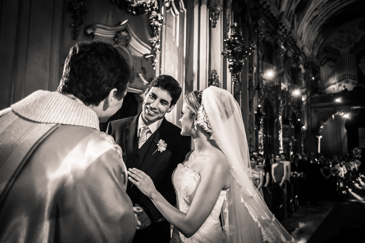 Fotografia de casamento, fotos de casamento, noiva, Fotógrafo no Porto, em Portugal. Fotógrafo de casamentos no Porto, Portugal. Fotos espontaneas, fotos naturais, fotos românticas, fotografia criativa. Casal apaixonado. Melhor fotógrafo de Portugal