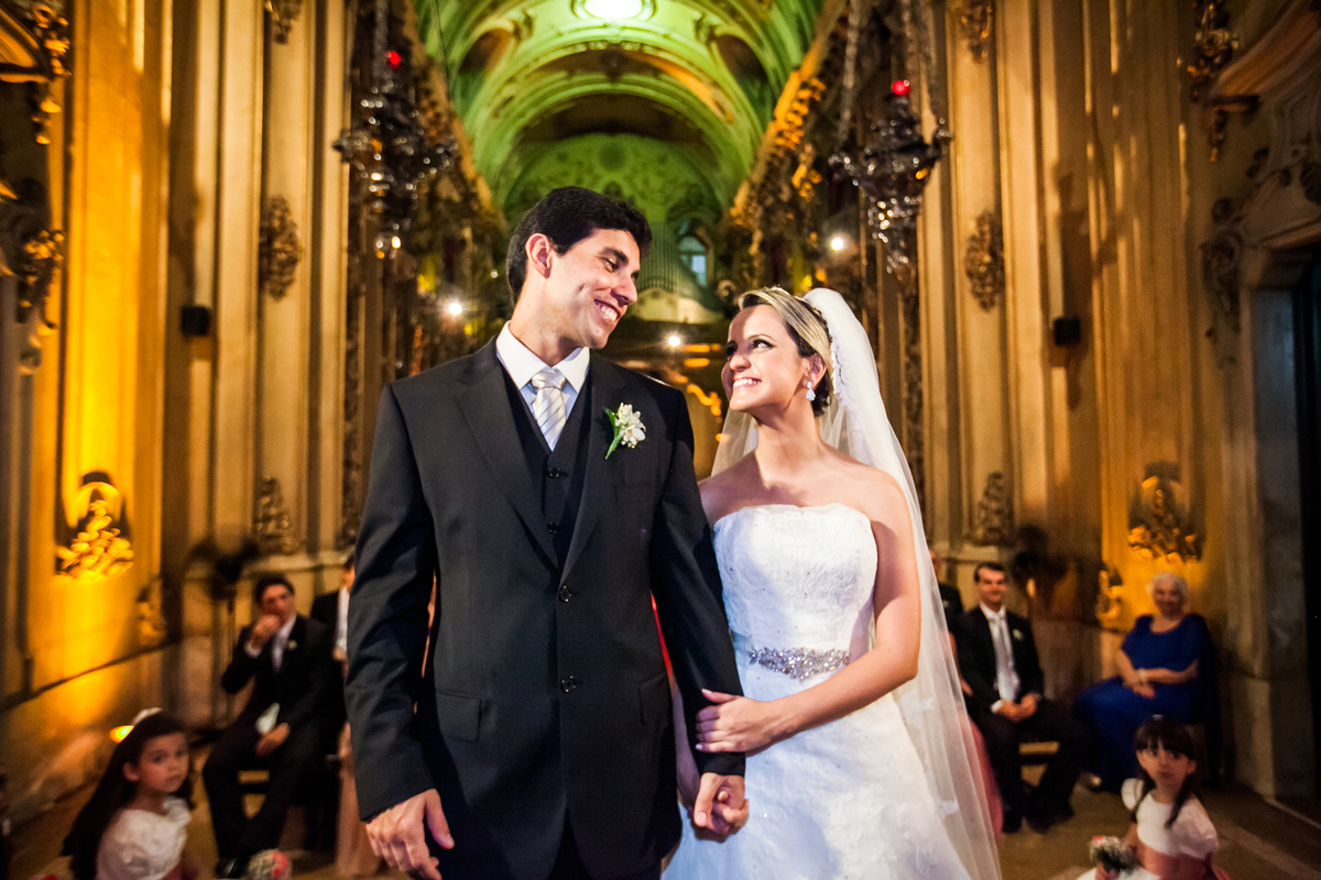 Fotografia de casamento, fotos de casamento, noiva, Fotógrafo no Porto, em Portugal. Fotógrafo de casamentos no Porto, Portugal. Fotos espontaneas, fotos naturais, fotos românticas, fotografia criativa. Casal apaixonado. Melhor fotógrafo de Portugal