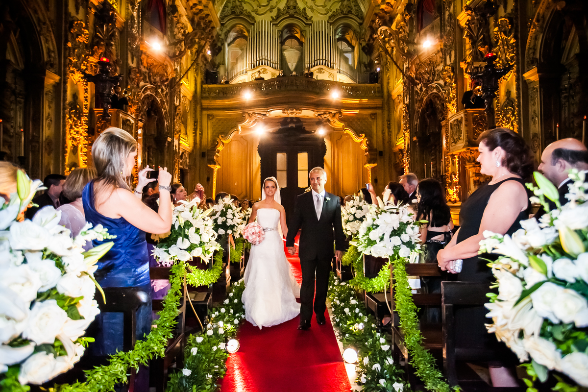 Fotografia de casamento, fotos de casamento, noiva, Fotógrafo no Porto, em Portugal. Fotógrafo de casamentos no Porto, Portugal. Fotos espontaneas, fotos naturais, fotos românticas, fotografia criativa. Casal apaixonado. Melhor fotógrafo de Portugal