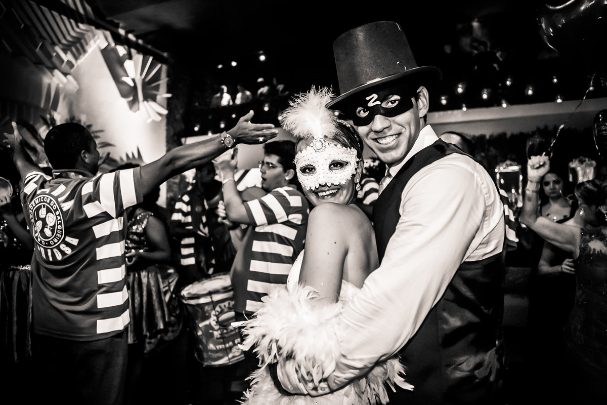 Fotografia de casamento, fotos de casamento, noiva, Fotógrafo no Porto, em Portugal. Fotógrafo de casamentos no Porto, Portugal. Fotos espontaneas, fotos naturais, fotos românticas, fotografia criativa. Casal apaixonado. Melhor fotógrafo de Portugal