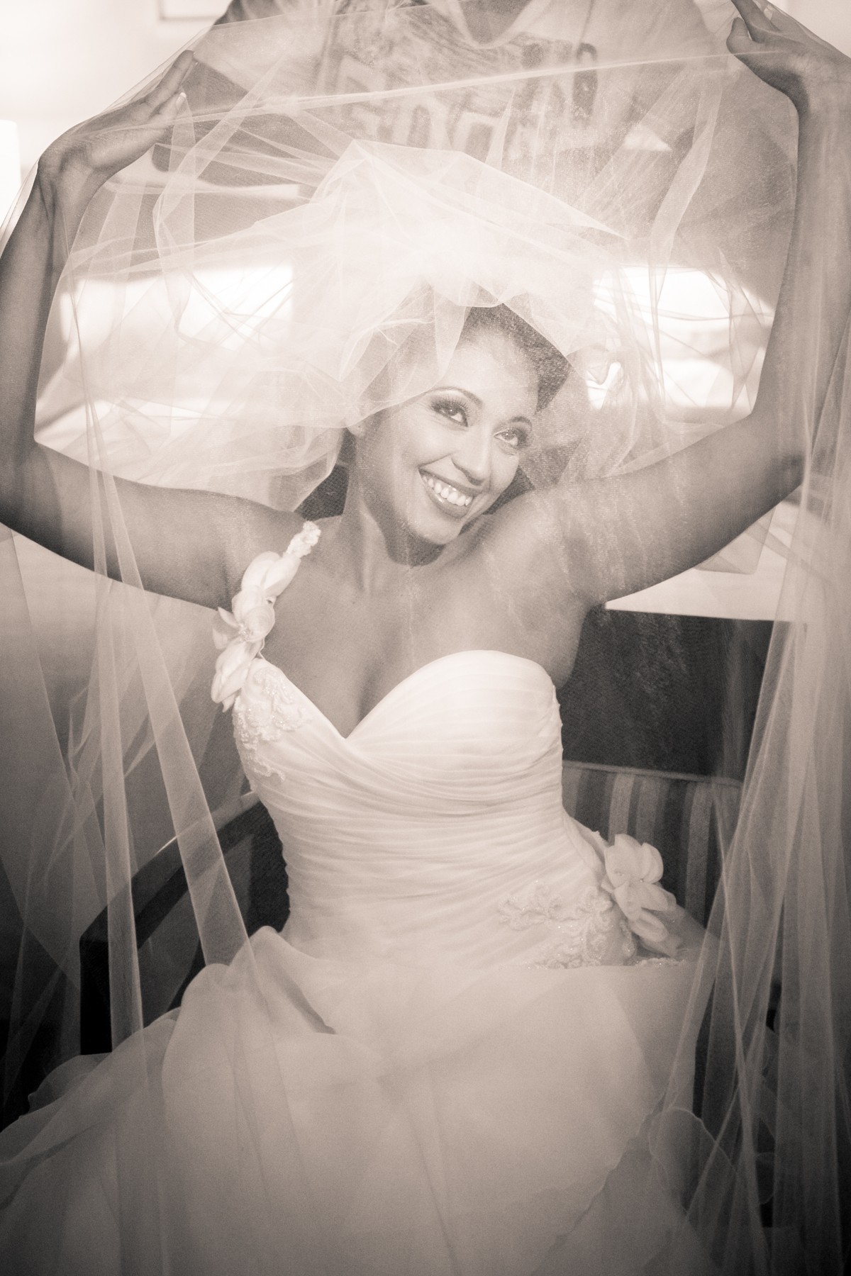 Fotografia de casamento, fotos de casamento, noiva, Fotógrafo no Porto, em Portugal. Fotógrafo de casamentos no Porto, Portugal. Fotos espontaneas, fotos naturais, fotos românticas, fotografia criativa. Casal apaixonado. Melhor fotógrafo de Portugal