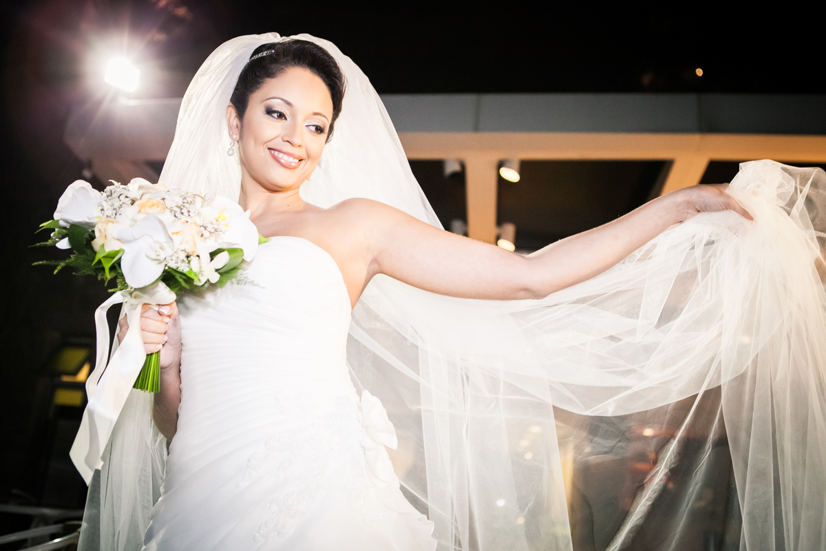 Fotografia de casamento, fotos de casamento, noiva, Fotógrafo no Porto, em Portugal. Fotógrafo de casamentos no Porto, Portugal. Fotos espontaneas, fotos naturais, fotos românticas, fotografia criativa. Casal apaixonado. Melhor fotógrafo de Portugal