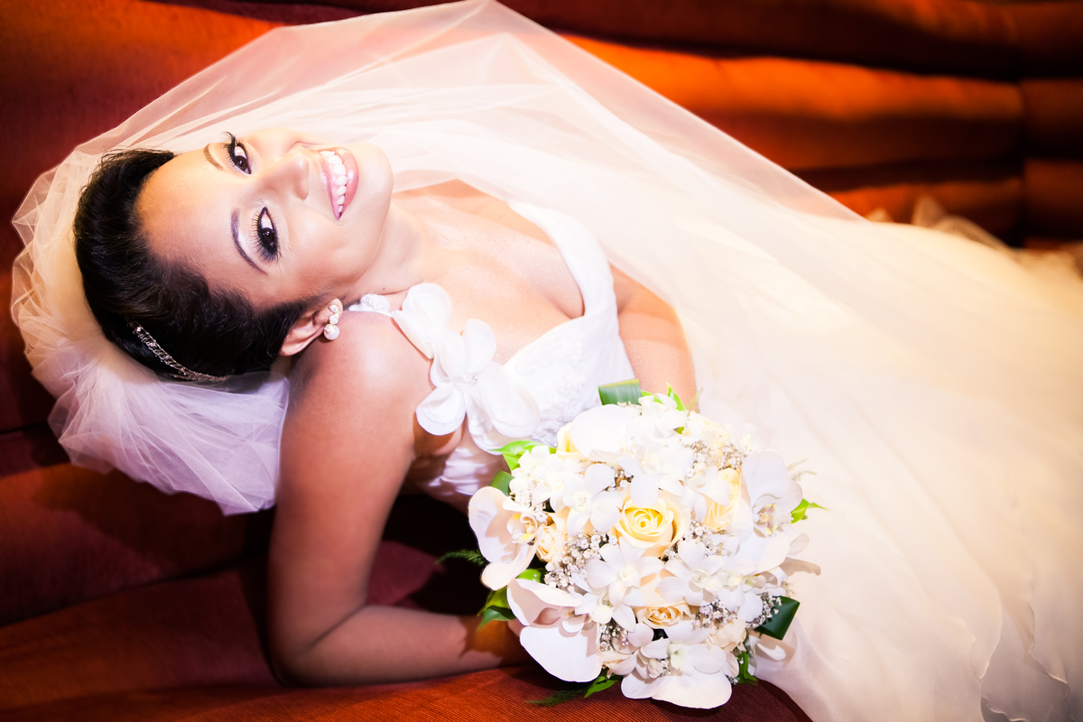 Fotografia de casamento, fotos de casamento, noiva, Fotógrafo no Porto, em Portugal. Fotógrafo de casamentos no Porto, Portugal. Fotos espontaneas, fotos naturais, fotos românticas, fotografia criativa. Casal apaixonado. Melhor fotógrafo de Portugal