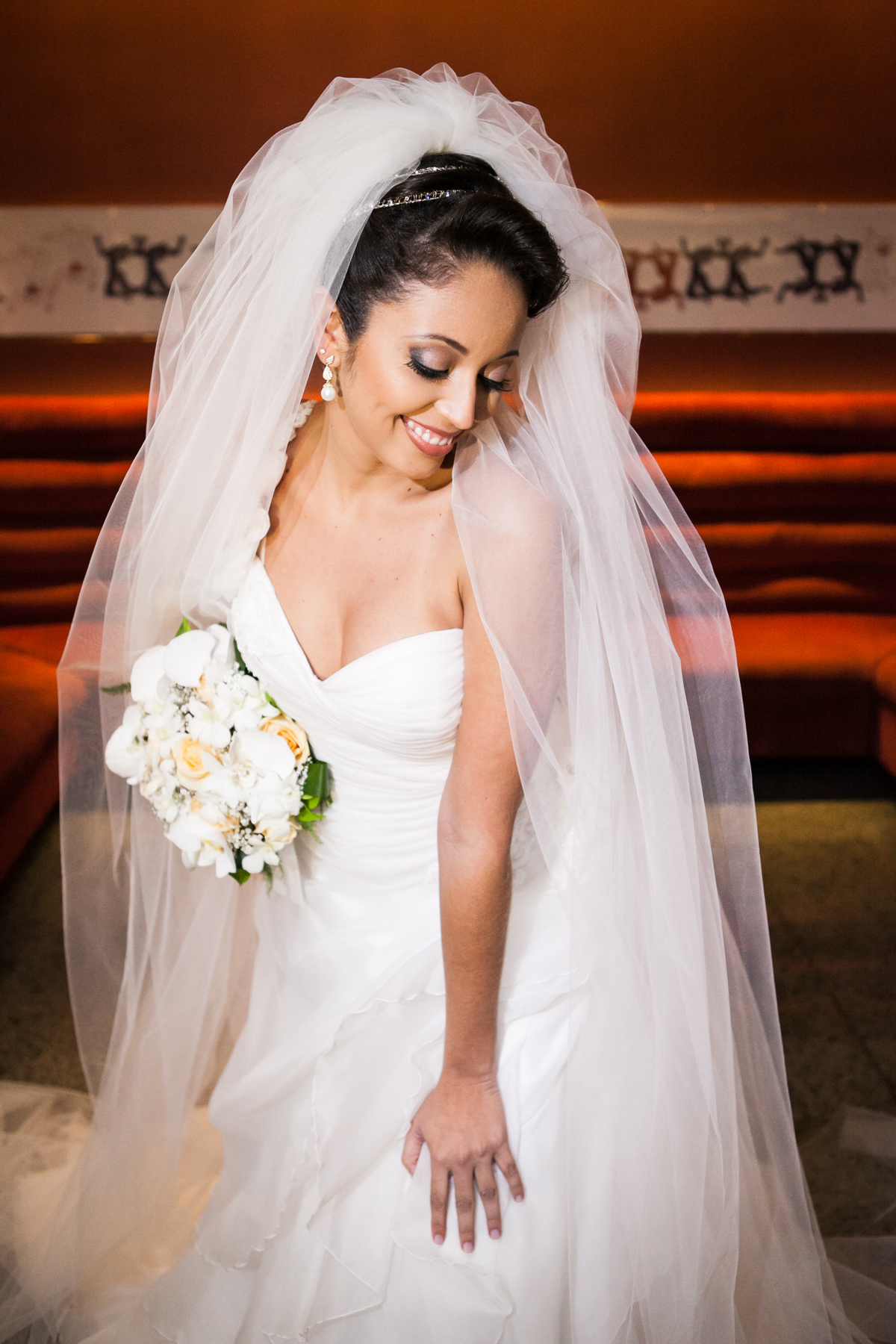 Fotografia de casamento, fotos de casamento, noiva, Fotógrafo no Porto, em Portugal. Fotógrafo de casamentos no Porto, Portugal. Fotos espontaneas, fotos naturais, fotos românticas, fotografia criativa. Casal apaixonado. Melhor fotógrafo de Portugal