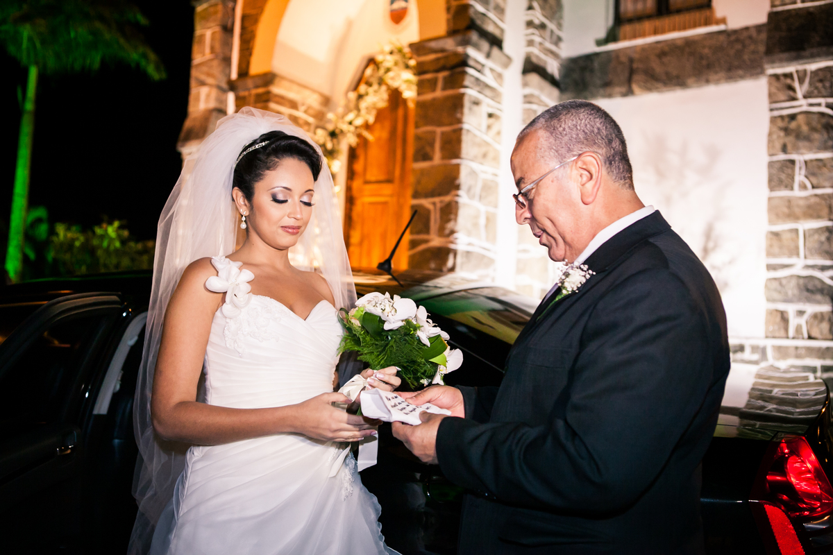 Fotografia de casamento, fotos de casamento, noiva, Fotógrafo no Porto, em Portugal. Fotógrafo de casamentos no Porto, Portugal. Fotos espontaneas, fotos naturais, fotos românticas, fotografia criativa. Casal apaixonado. Melhor fotógrafo de Portugal