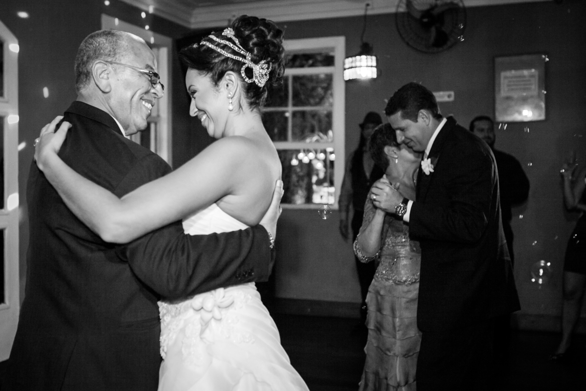 Fotografia de casamento, fotos de casamento, noiva, Fotógrafo no Porto, em Portugal. Fotógrafo de casamentos no Porto, Portugal. Fotos espontaneas, fotos naturais, fotos românticas, fotografia criativa. Casal apaixonado. Melhor fotógrafo de Portugal