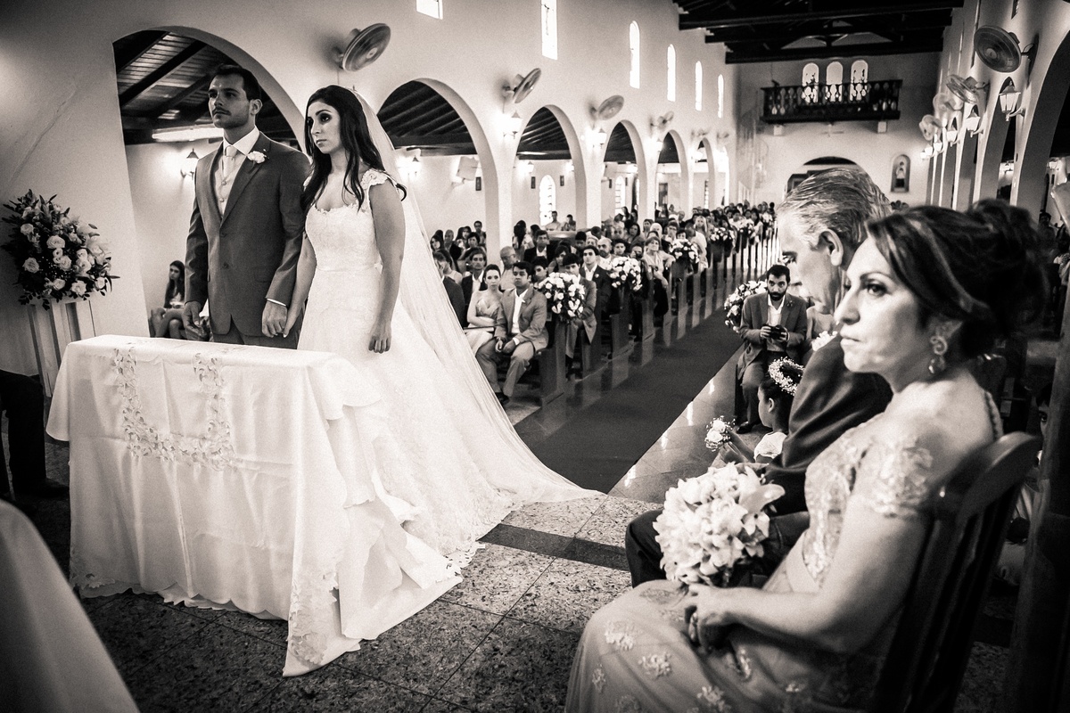 Fotografia de casamento, fotos de casamento, noiva, Fotógrafo no Porto, em Portugal. Fotógrafo de casamentos no Porto, Portugal. Fotos espontaneas, fotos naturais, fotos românticas, fotografia criativa. Casal apaixonado. Melhor fotógrafo de Portugal