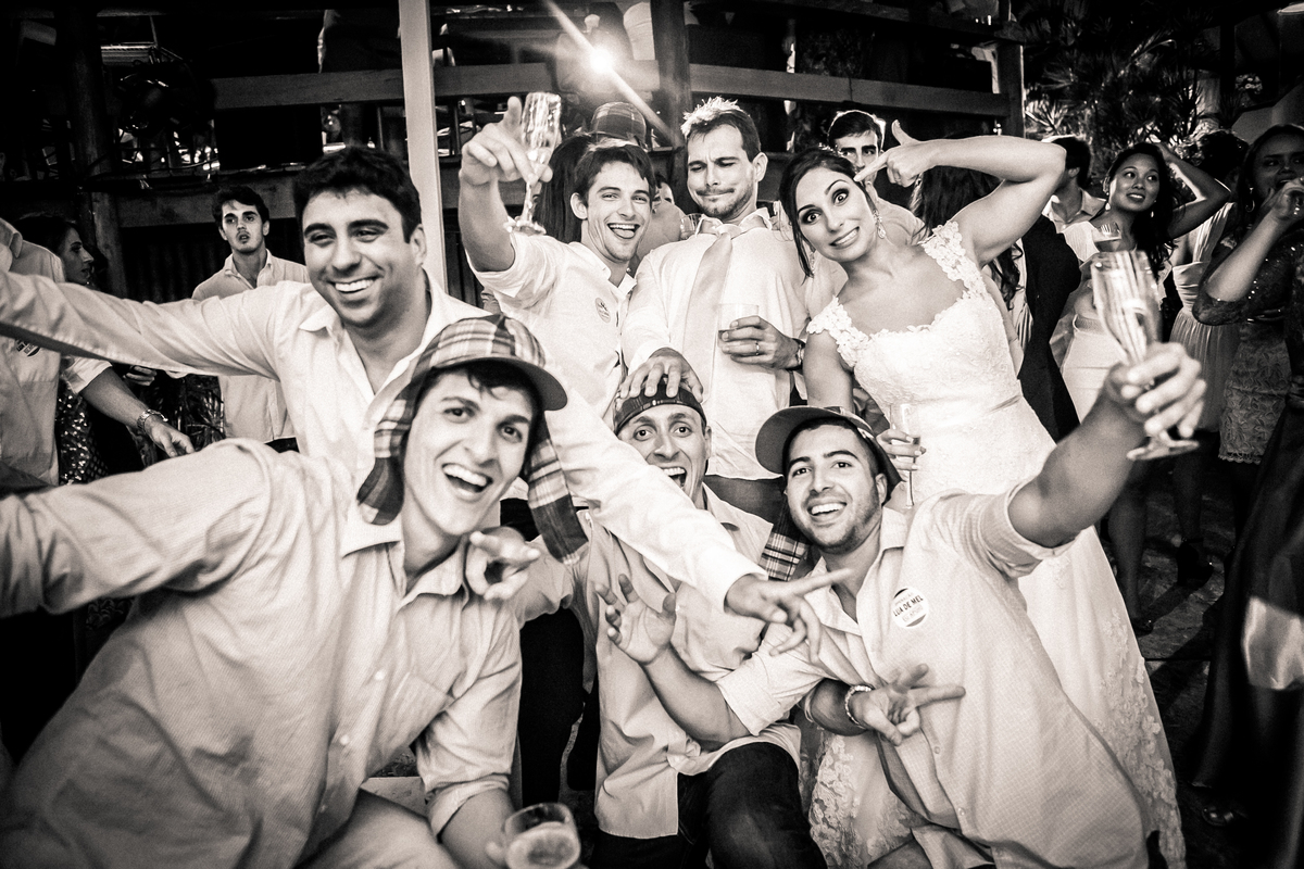 Fotografia de casamento, fotos de casamento, noiva, Fotógrafo no Porto, em Portugal. Fotógrafo de casamentos no Porto, Portugal. Fotos espontaneas, fotos naturais, fotos românticas, fotografia criativa. Casal apaixonado. Melhor fotógrafo de Portugal