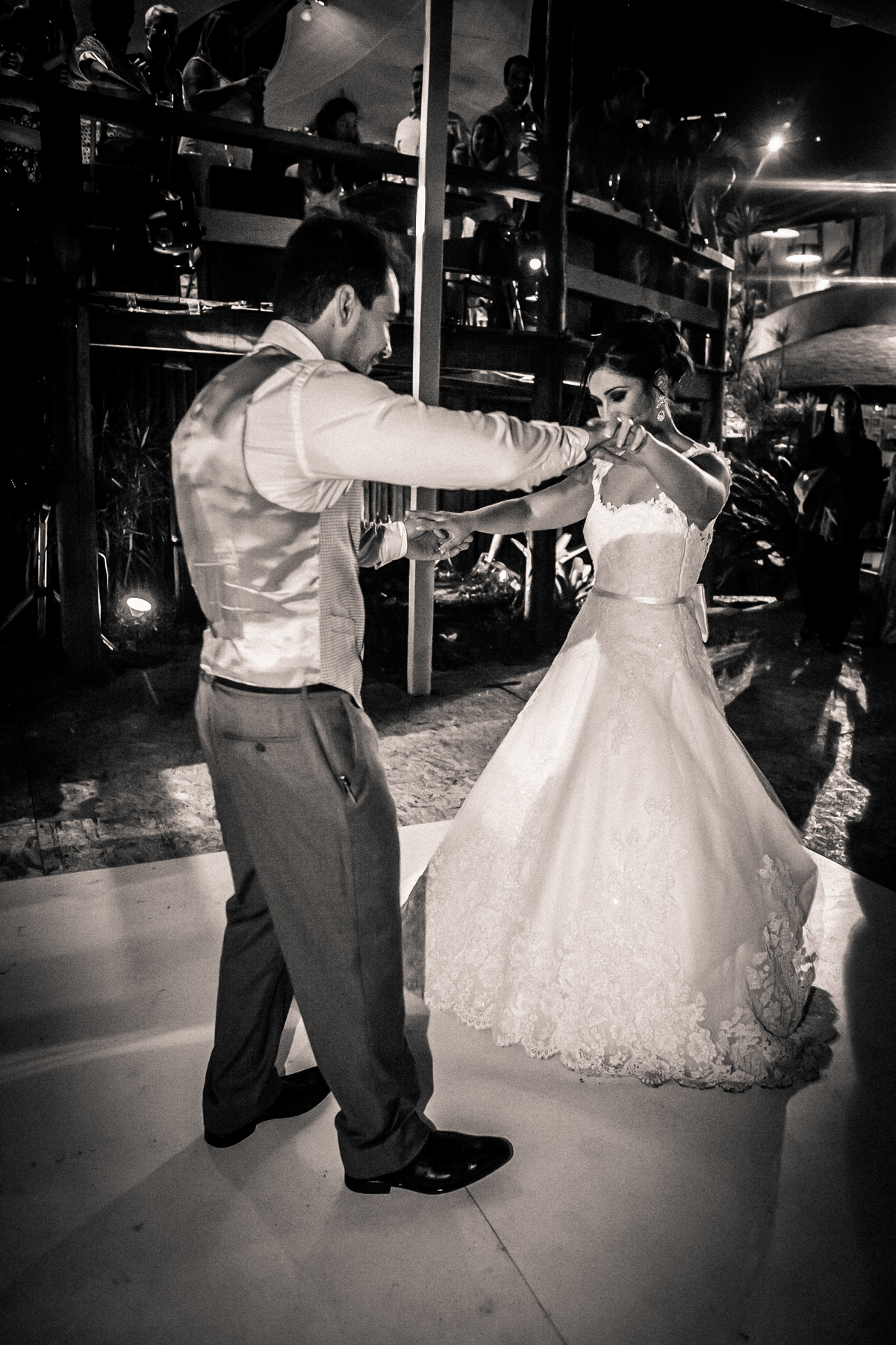 Fotografia de casamento, fotos de casamento, noiva, Fotógrafo no Porto, em Portugal. Fotógrafo de casamentos no Porto, Portugal. Fotos espontaneas, fotos naturais, fotos românticas, fotografia criativa. Casal apaixonado. Melhor fotógrafo de Portugal