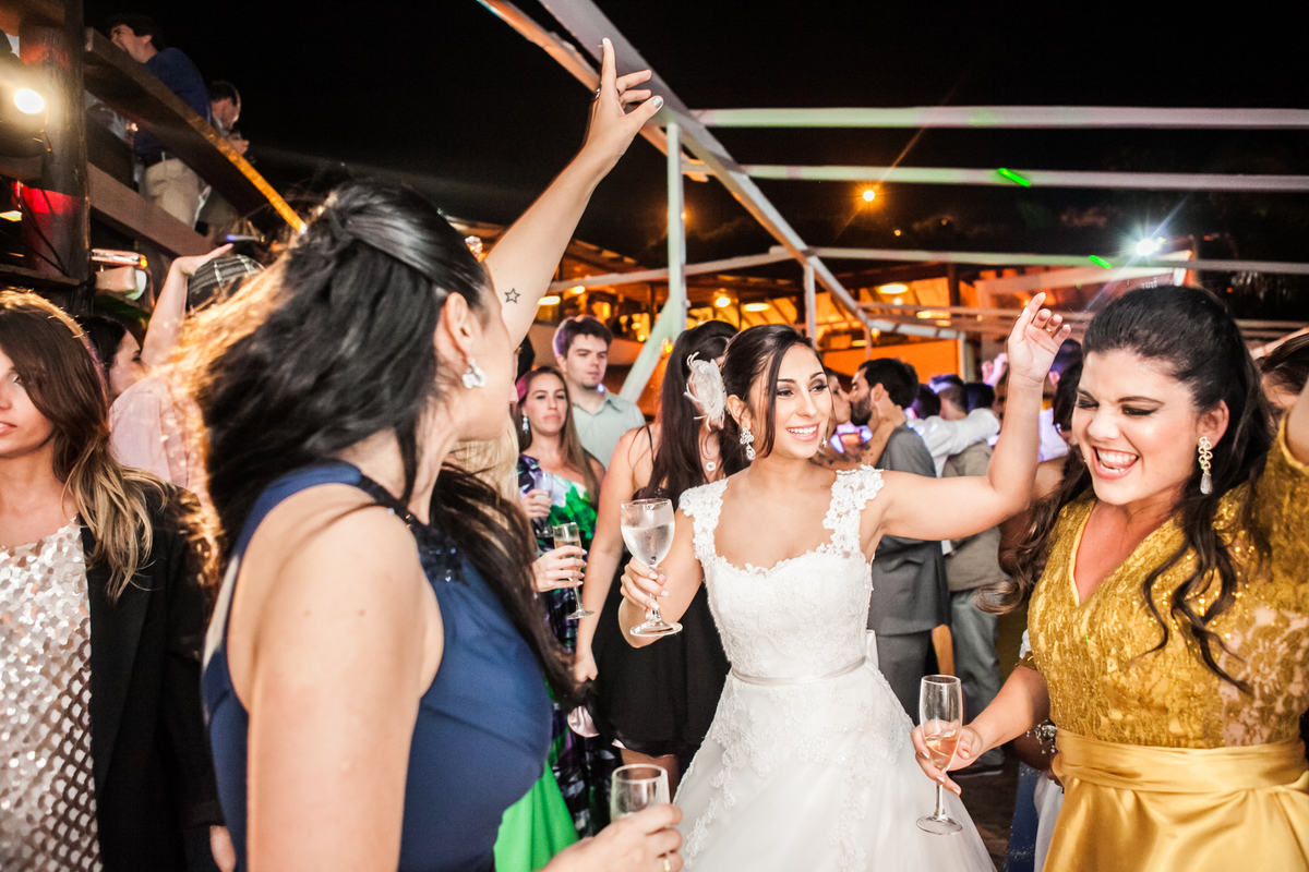 Fotografia de casamento, fotos de casamento, noiva, Fotógrafo no Porto, em Portugal. Fotógrafo de casamentos no Porto, Portugal. Fotos espontaneas, fotos naturais, fotos românticas, fotografia criativa. Casal apaixonado. Melhor fotógrafo de Portugal