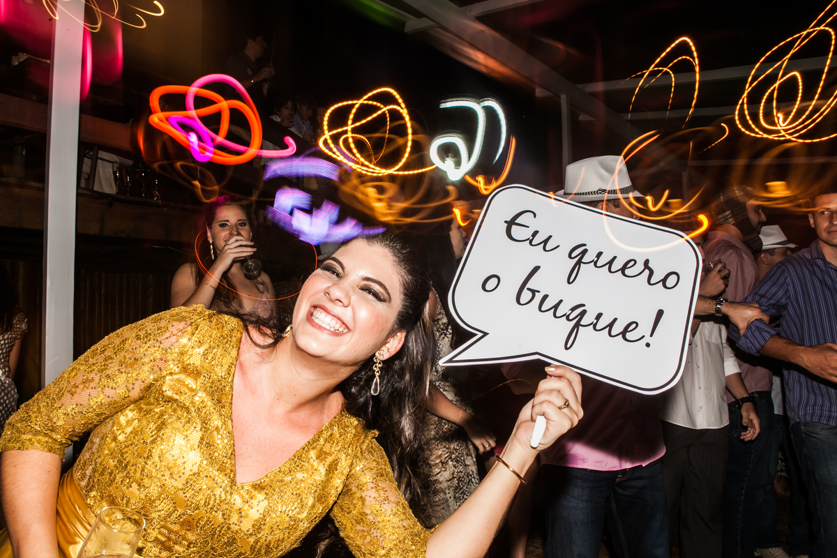 Fotografia de casamento, fotos de casamento, noiva, Fotógrafo no Porto, em Portugal. Fotógrafo de casamentos no Porto, Portugal. Fotos espontaneas, fotos naturais, fotos românticas, fotografia criativa. Casal apaixonado. Melhor fotógrafo de Portugal