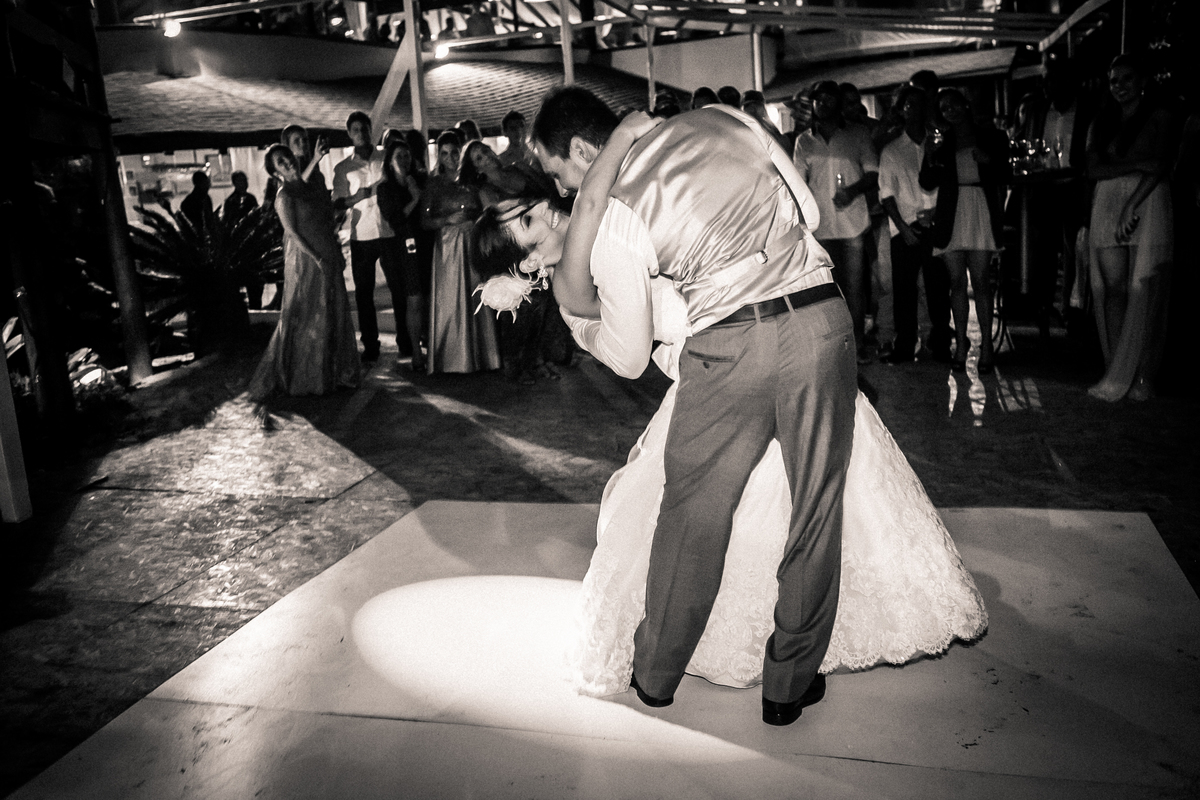 Fotografia de casamento, fotos de casamento, noiva, Fotógrafo no Porto, em Portugal. Fotógrafo de casamentos no Porto, Portugal. Fotos espontaneas, fotos naturais, fotos românticas, fotografia criativa. Casal apaixonado. Melhor fotógrafo de Portugal